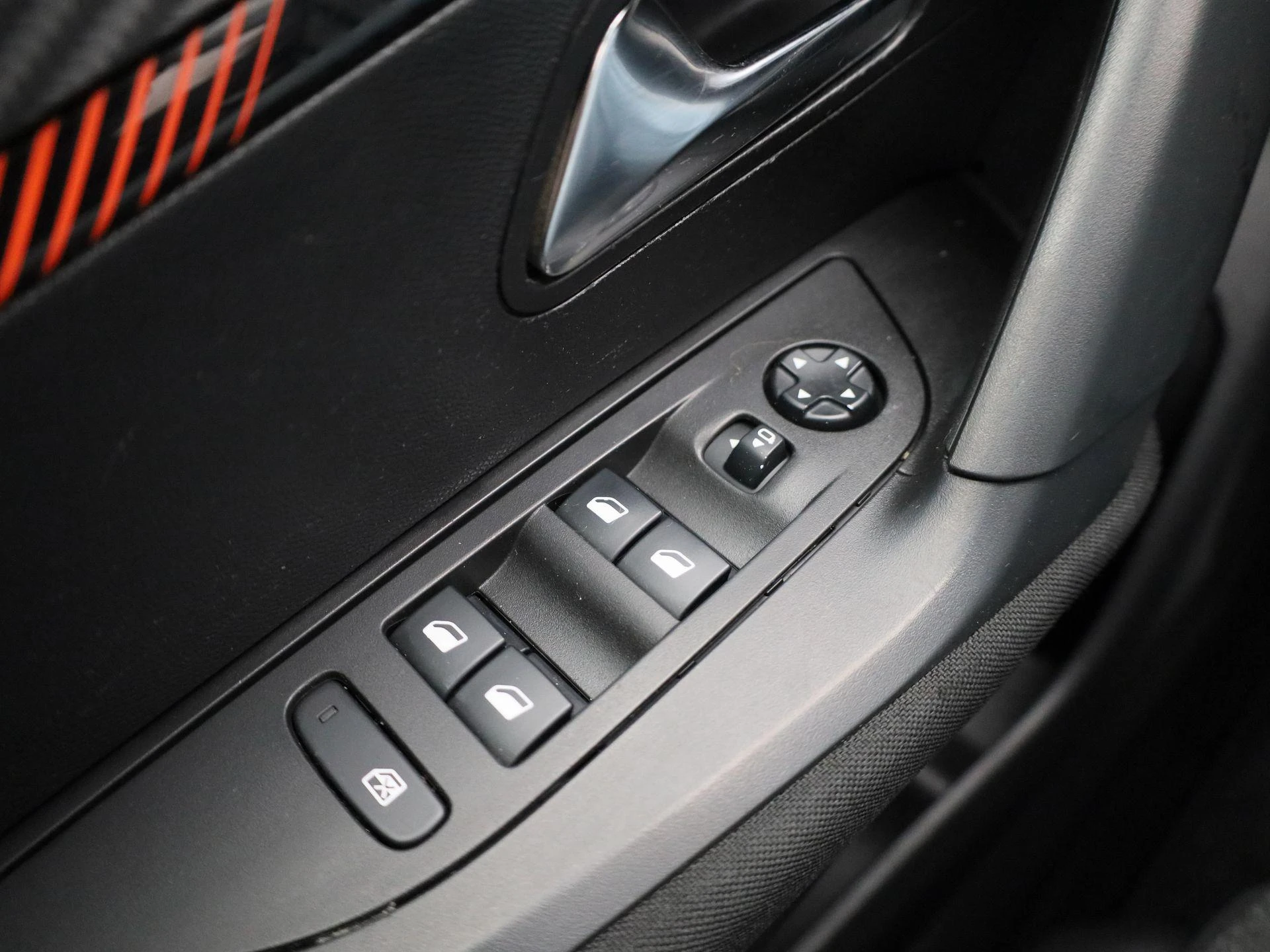 Peugeot-2008-image-19