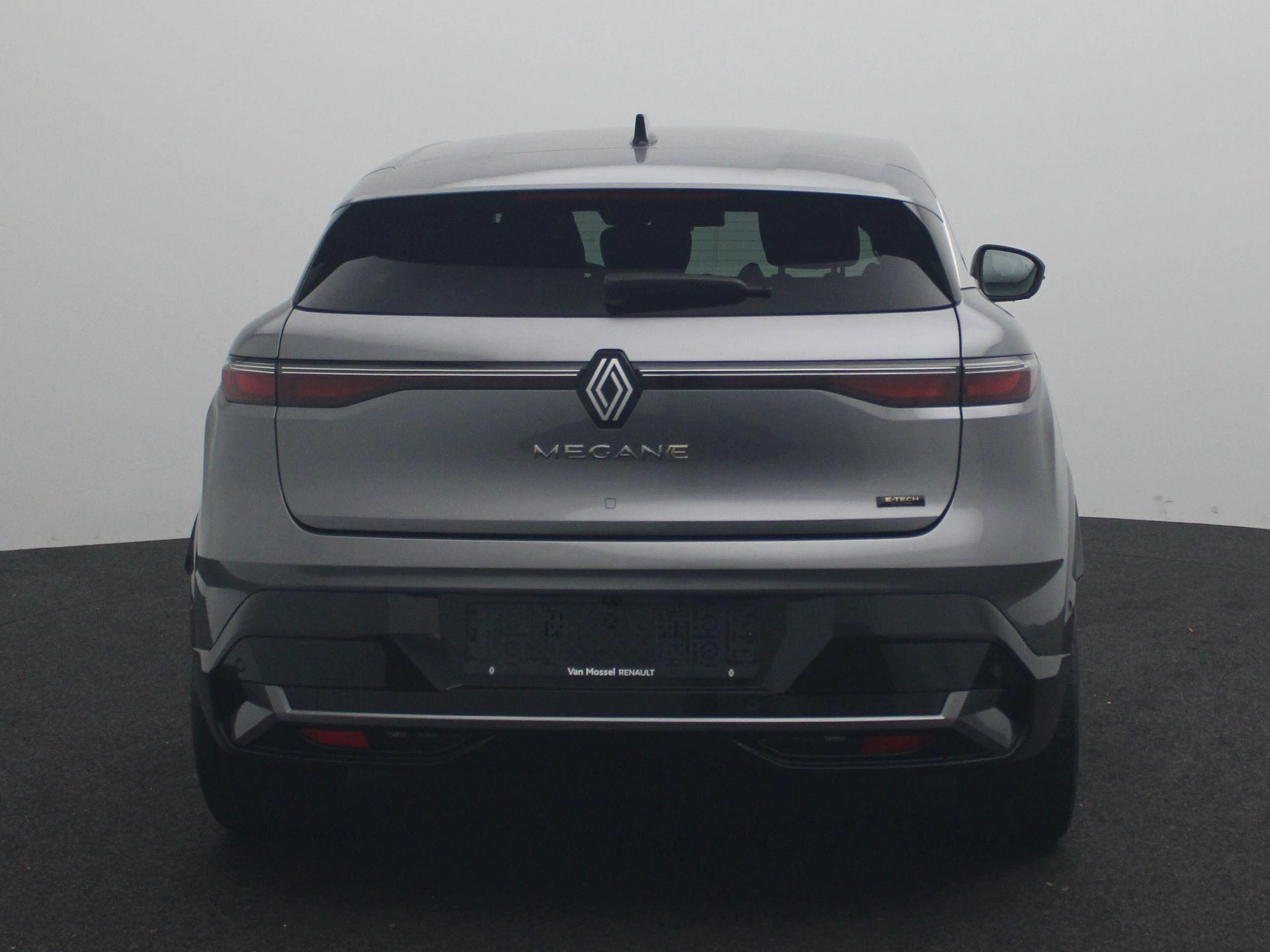 Renault-Megane E-Tech-image-4