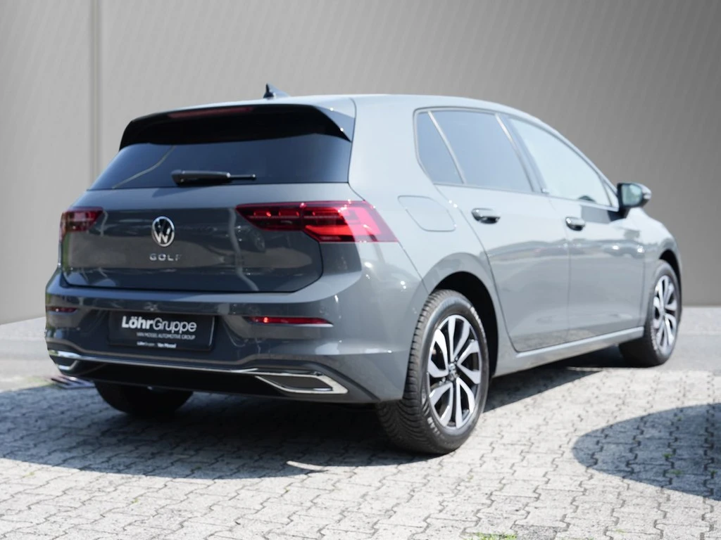 Volkswagen-Golf-image-3