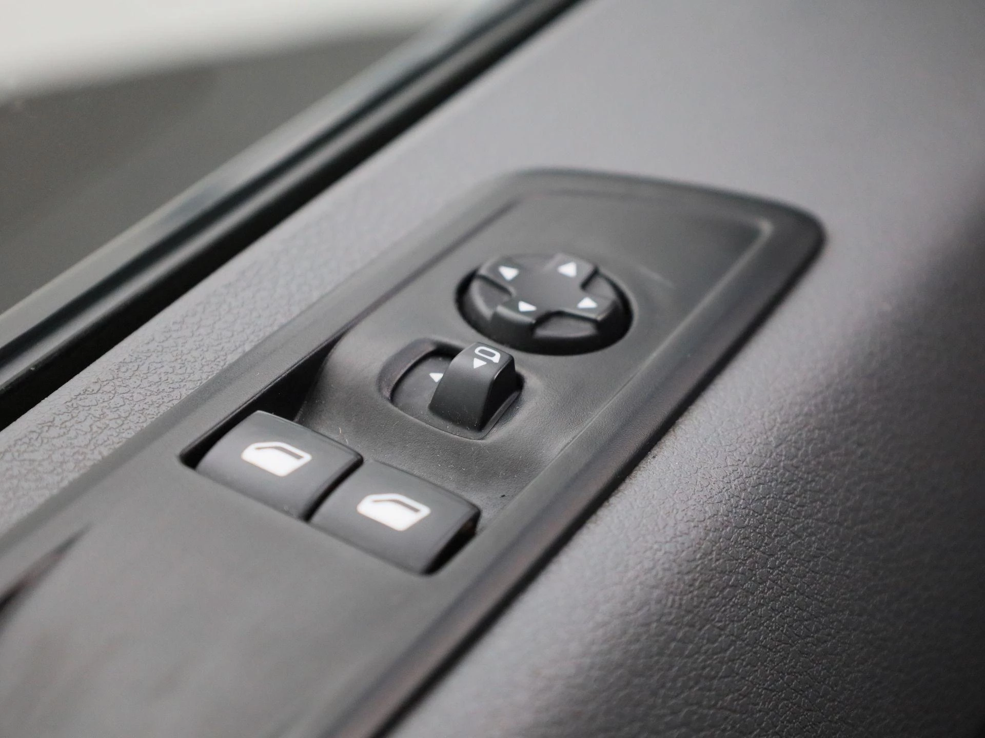 Opel-Vivaro-image-29