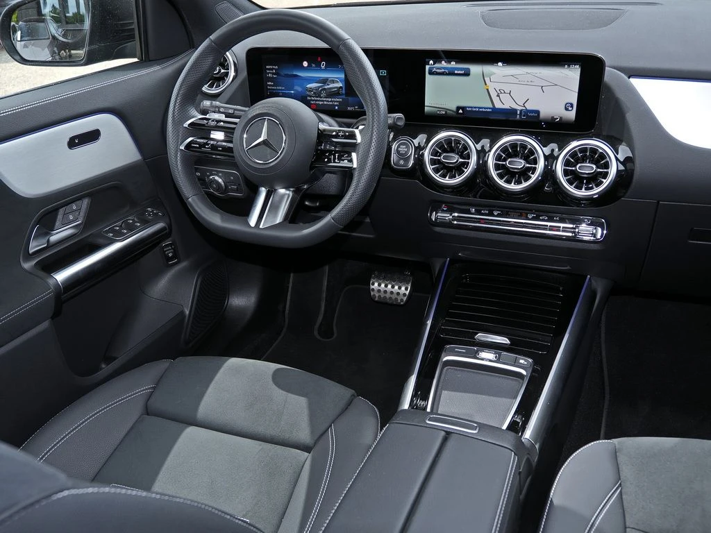 Mercedes-Benz-GLA 200 d-image-10