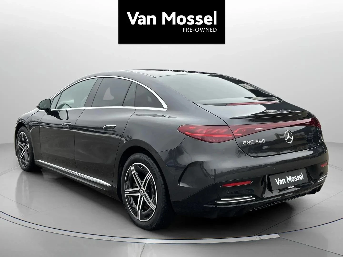 Mercedes-Benz-EQE-image-6