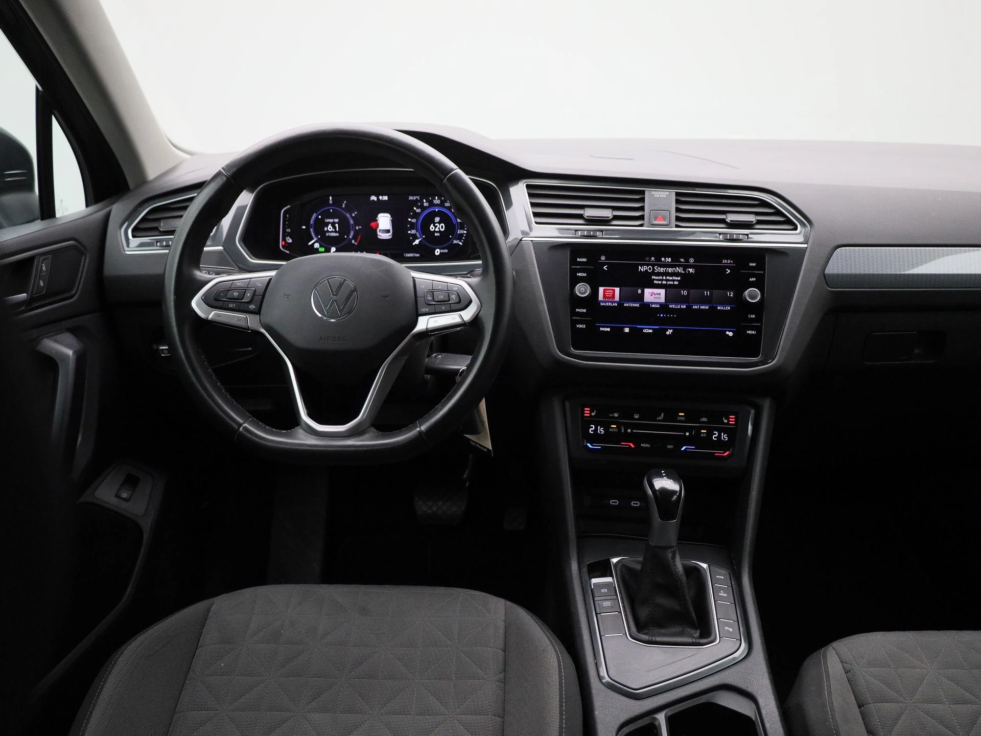 Volkswagen-Tiguan-image-6