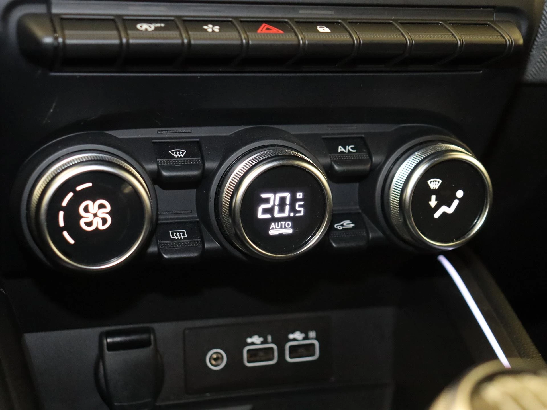 Renault-Clio-image-22