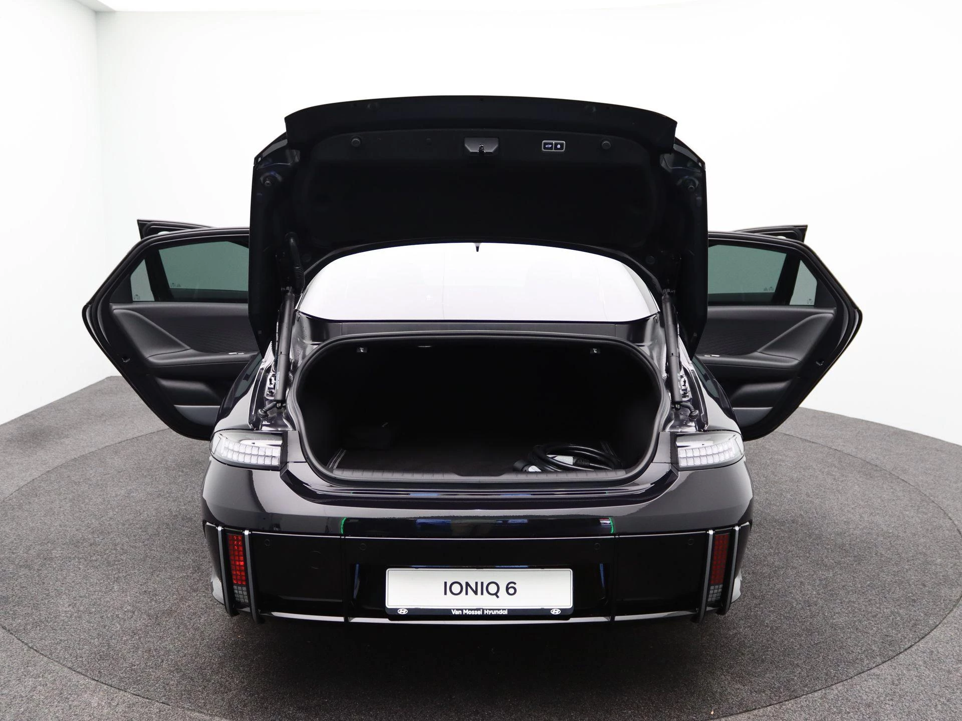 Hyundai-IONIQ 6-image-12