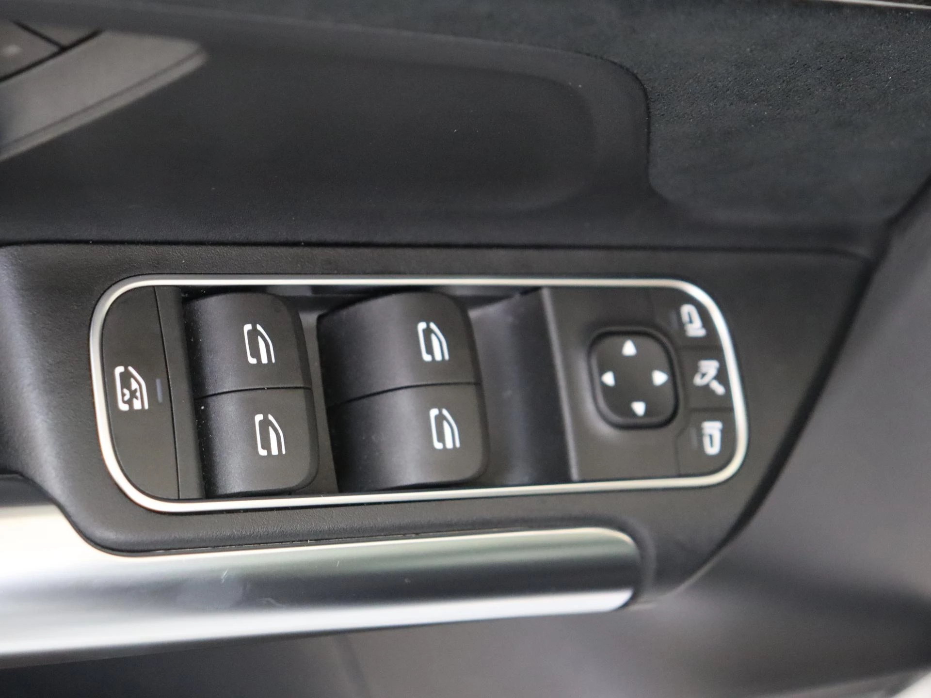 Mercedes-Benz-B-Klasse-image-25