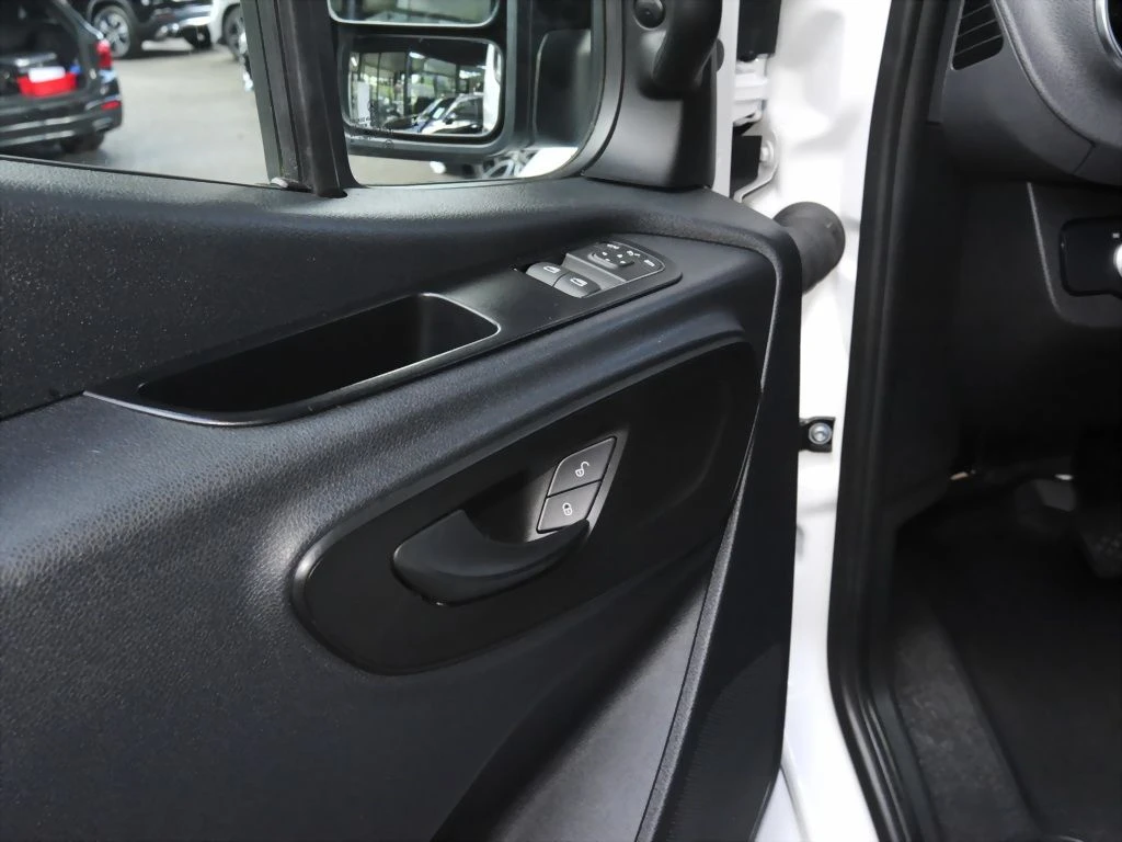 Mercedes-Benz-Sprinter 317-image-13