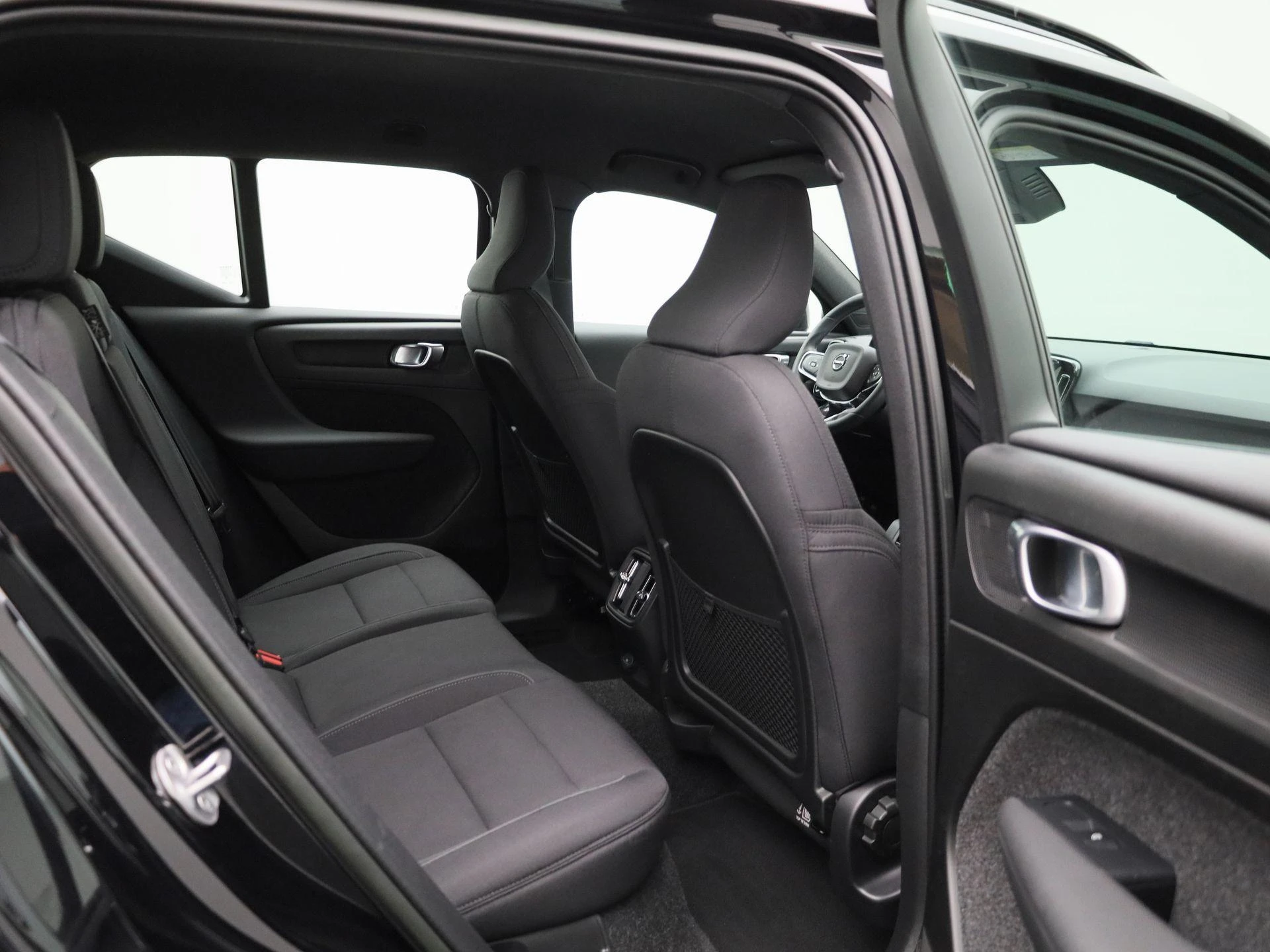 Volvo-XC40-image-34