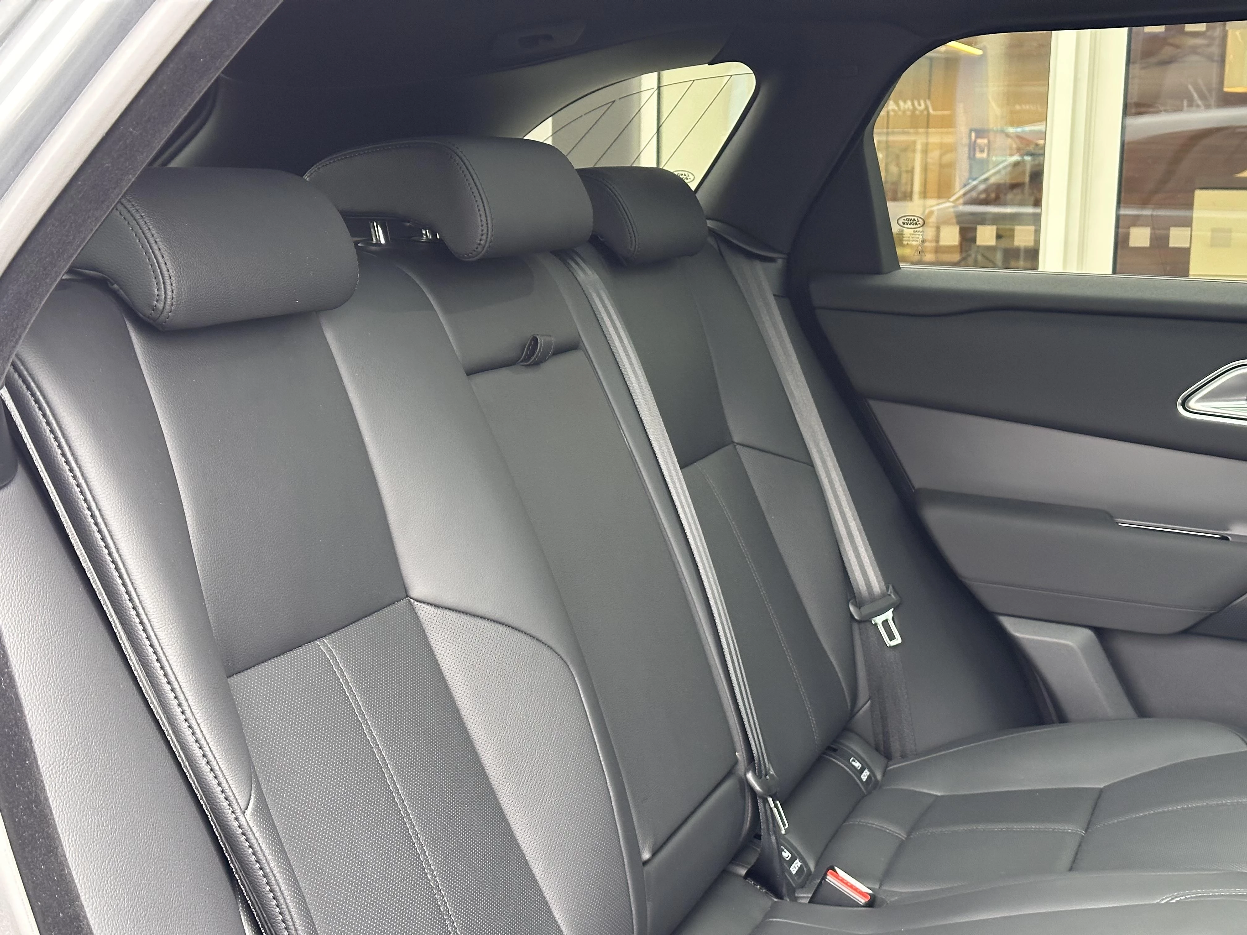 Land Rover-Range Rover Velar-image-10