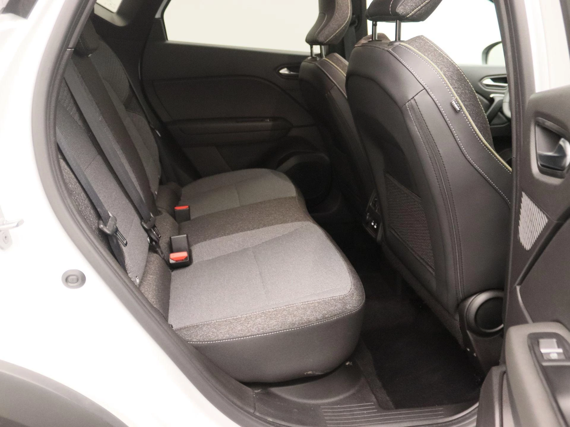 Renault-Captur-image-24