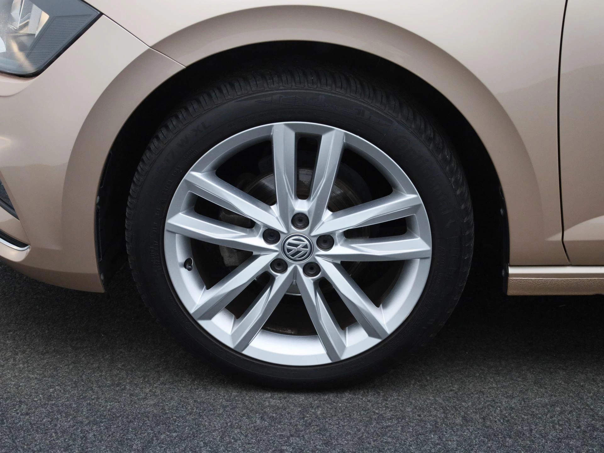 Volkswagen-Polo-image-10