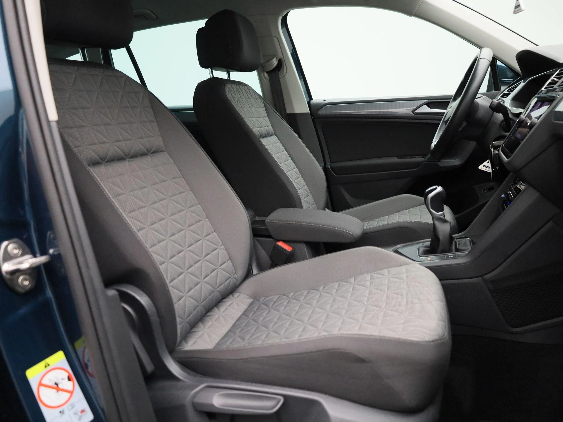 Volkswagen-Tiguan-image-33