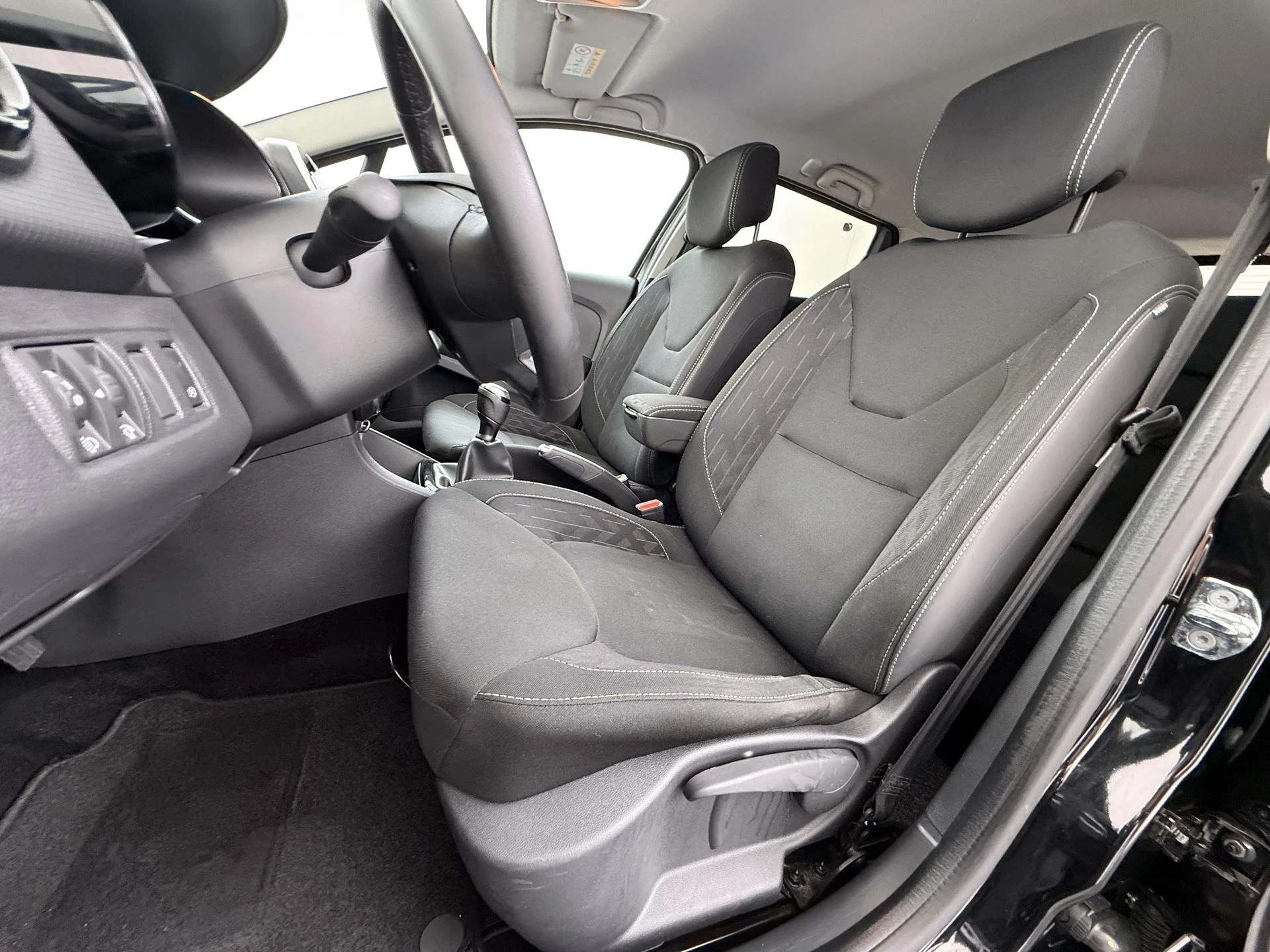 Renault-Clio-image-13