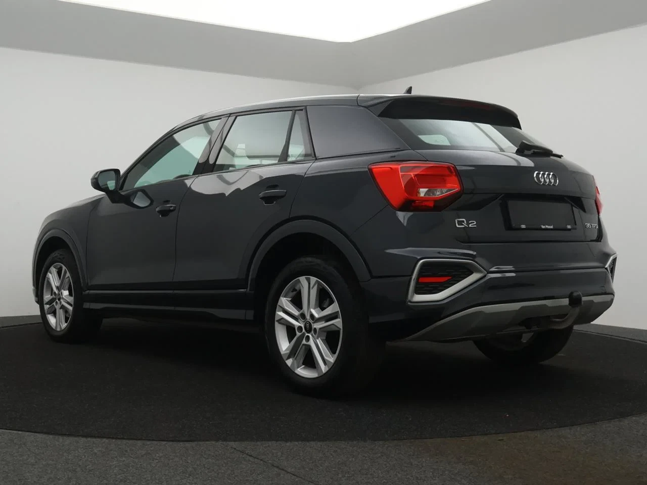Audi Q2 Audi Q2 Business Edition Advanced 35TFSI 150PK *AUTOMAAT*LEDER*TREKHAAK*CRUISE*PDC*CAMERA*NAVI*VIRTUAL COCKPIT*...*