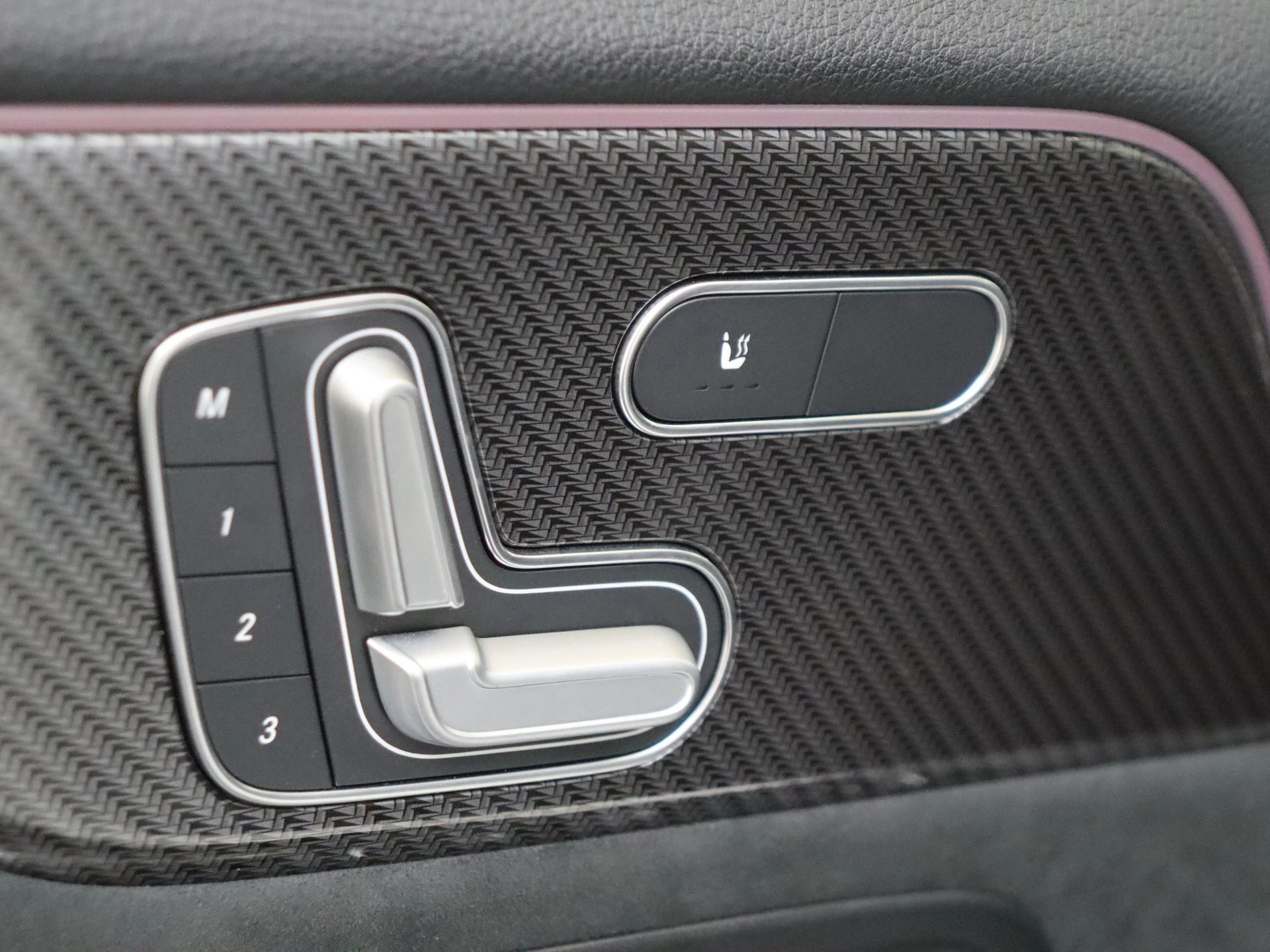 Mercedes-Benz-GLA-image-29