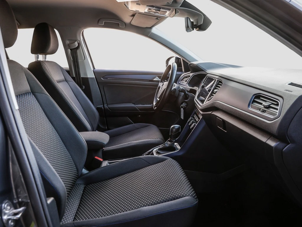 Volkswagen-T-Roc-image-6