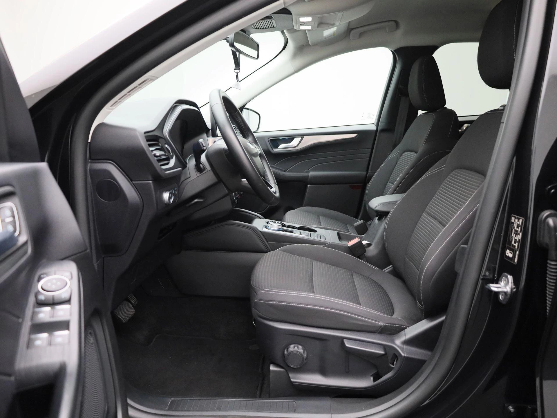 Ford-Kuga-image-10