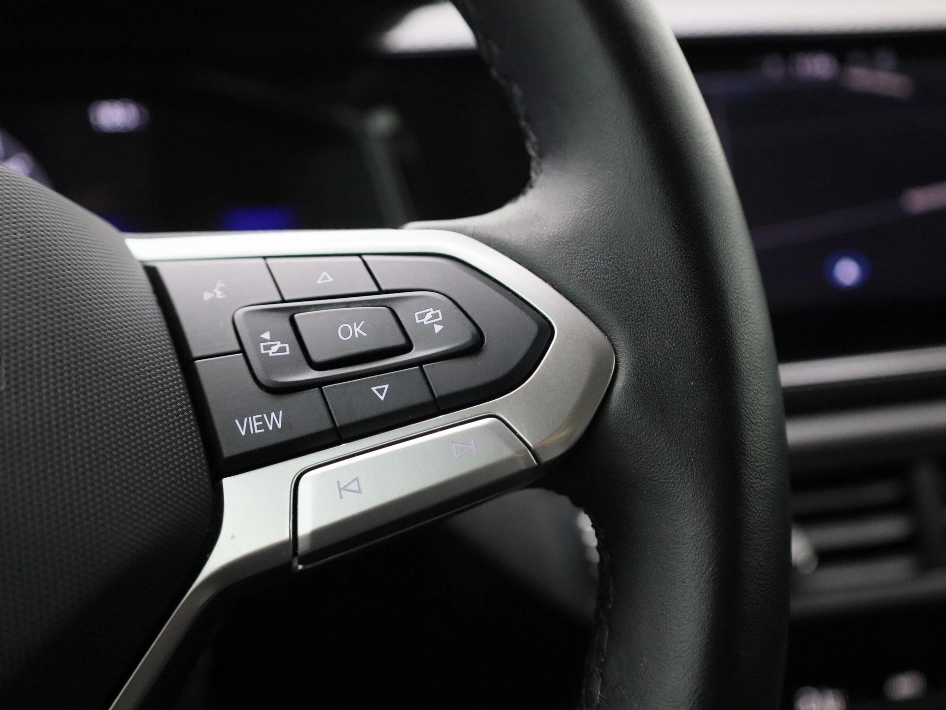 Volkswagen-Polo-image-19