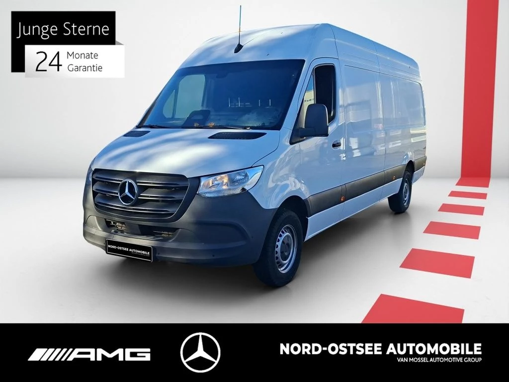 Mercedes-Benz-Sprinter-image-0