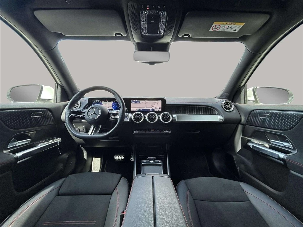 Mercedes-Benz-EQB-image-12