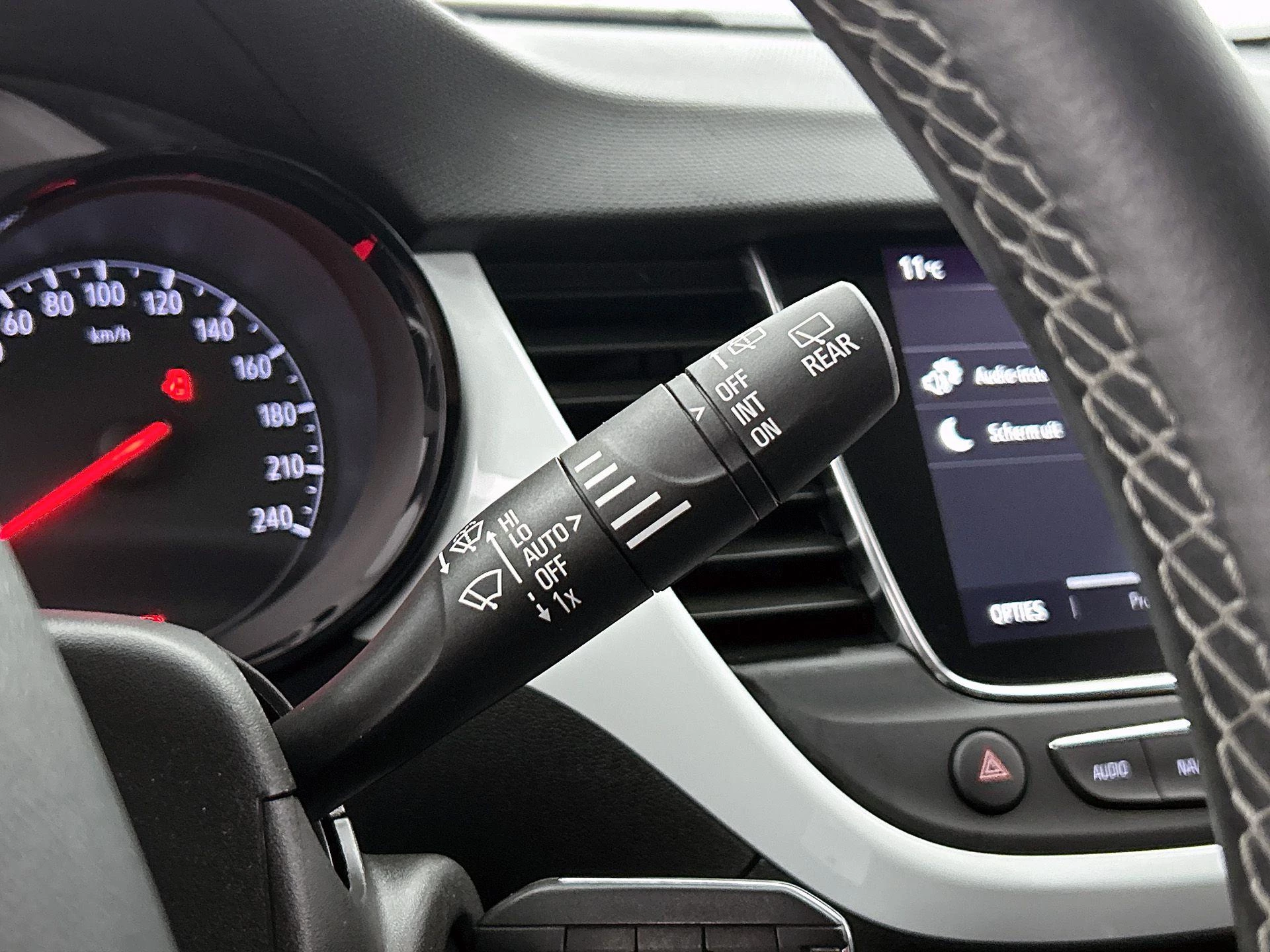 Opel-Crossland X-image-9