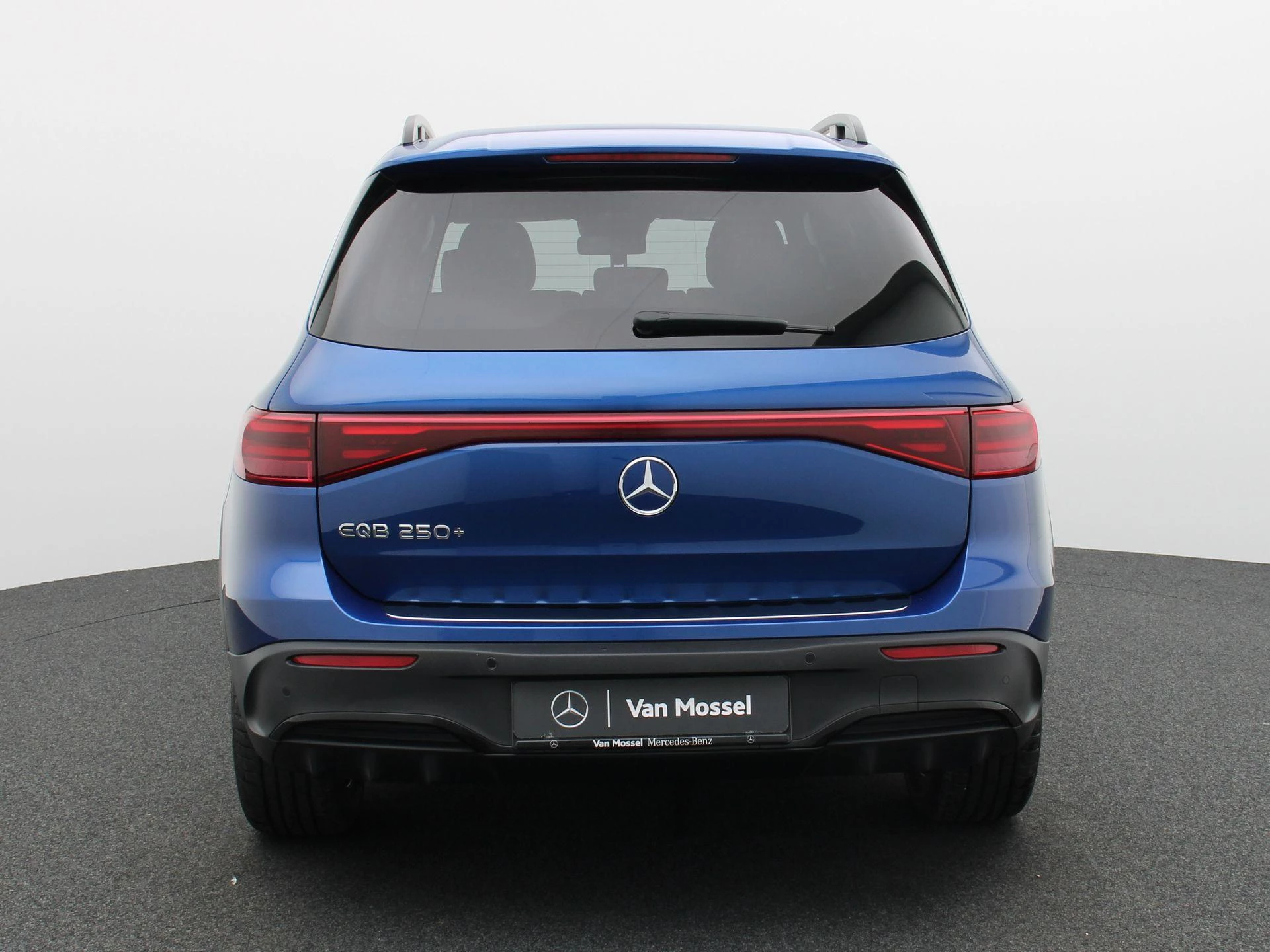 Mercedes-Benz EQB 250+ STAR EDITION + LEDER + 7-ZIT + BURMESTER + PANO DAK + CARPLAY +