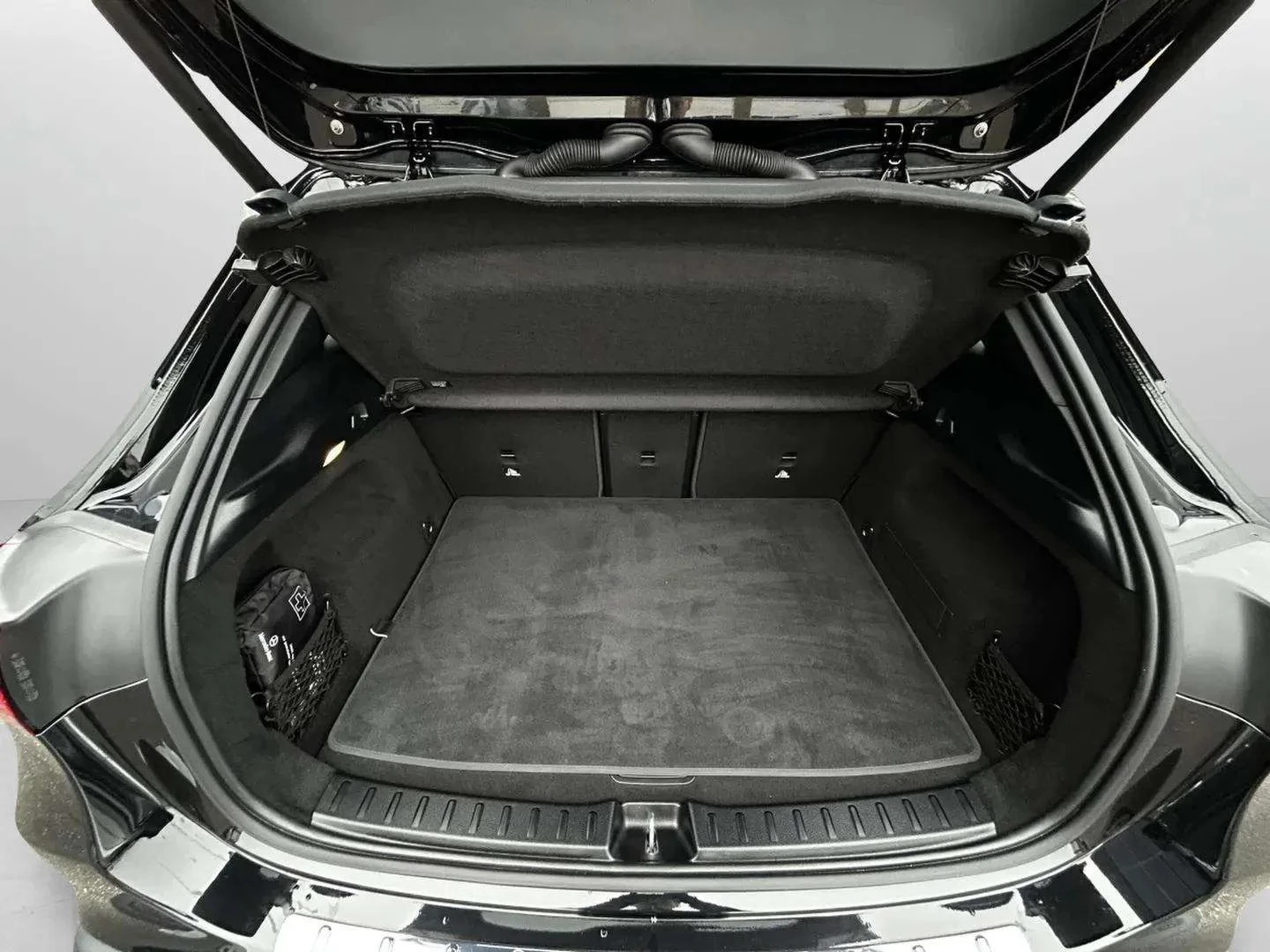 Mercedes-Benz-EQA-image-20