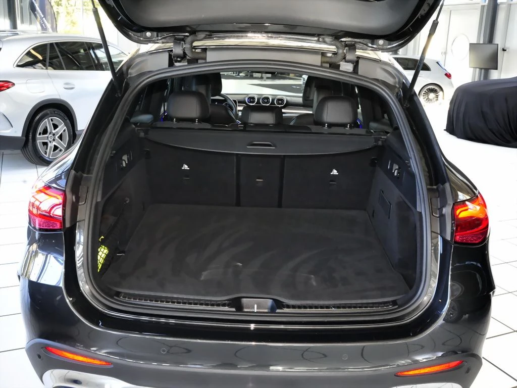 Mercedes-Benz-GLC 300 d-image-15