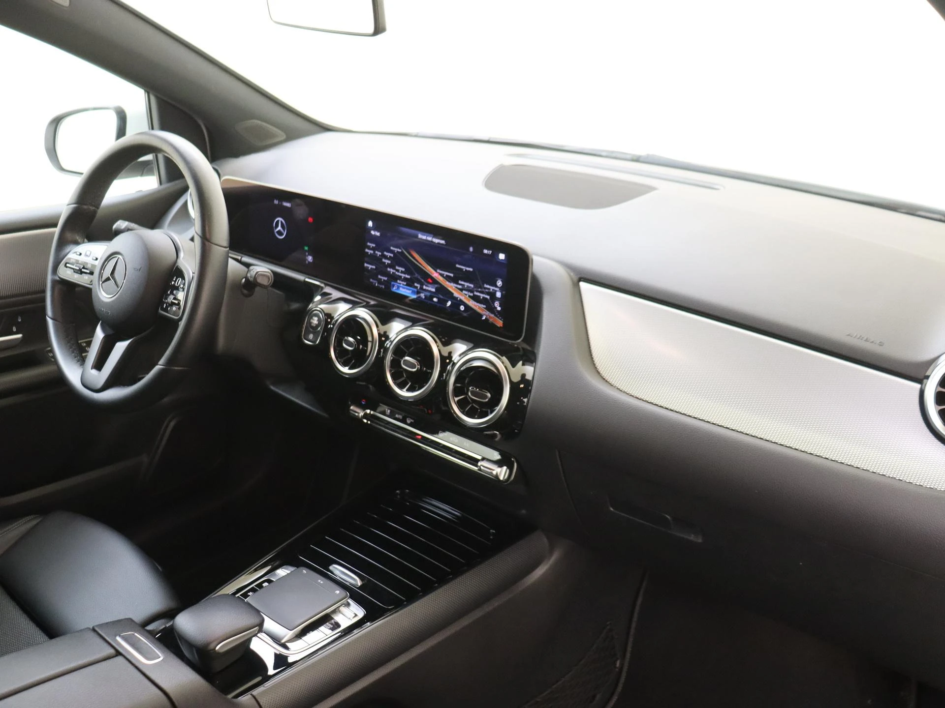 Mercedes-Benz-B-Klasse-image-4