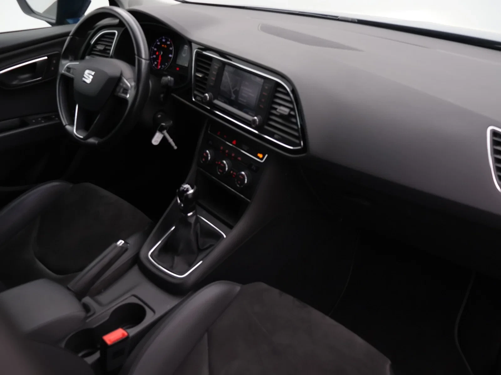 SEAT Leon Leon TSI 110PK *LEDER*ALCANTARA*CRUISE*NAVI*PDC*DAB RADIO*BLTH*...*