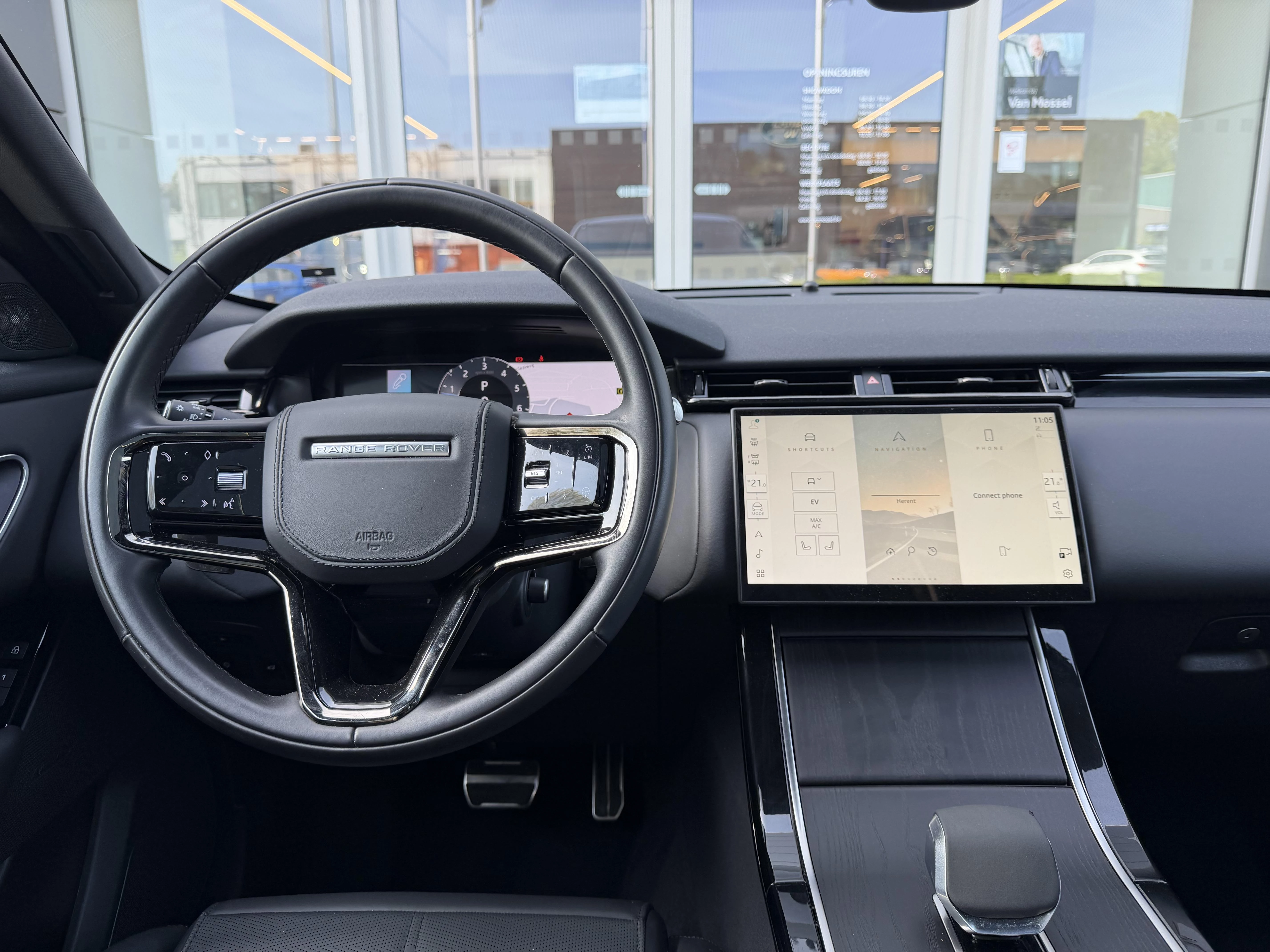 Land Rover-Range Rover Velar-image-15