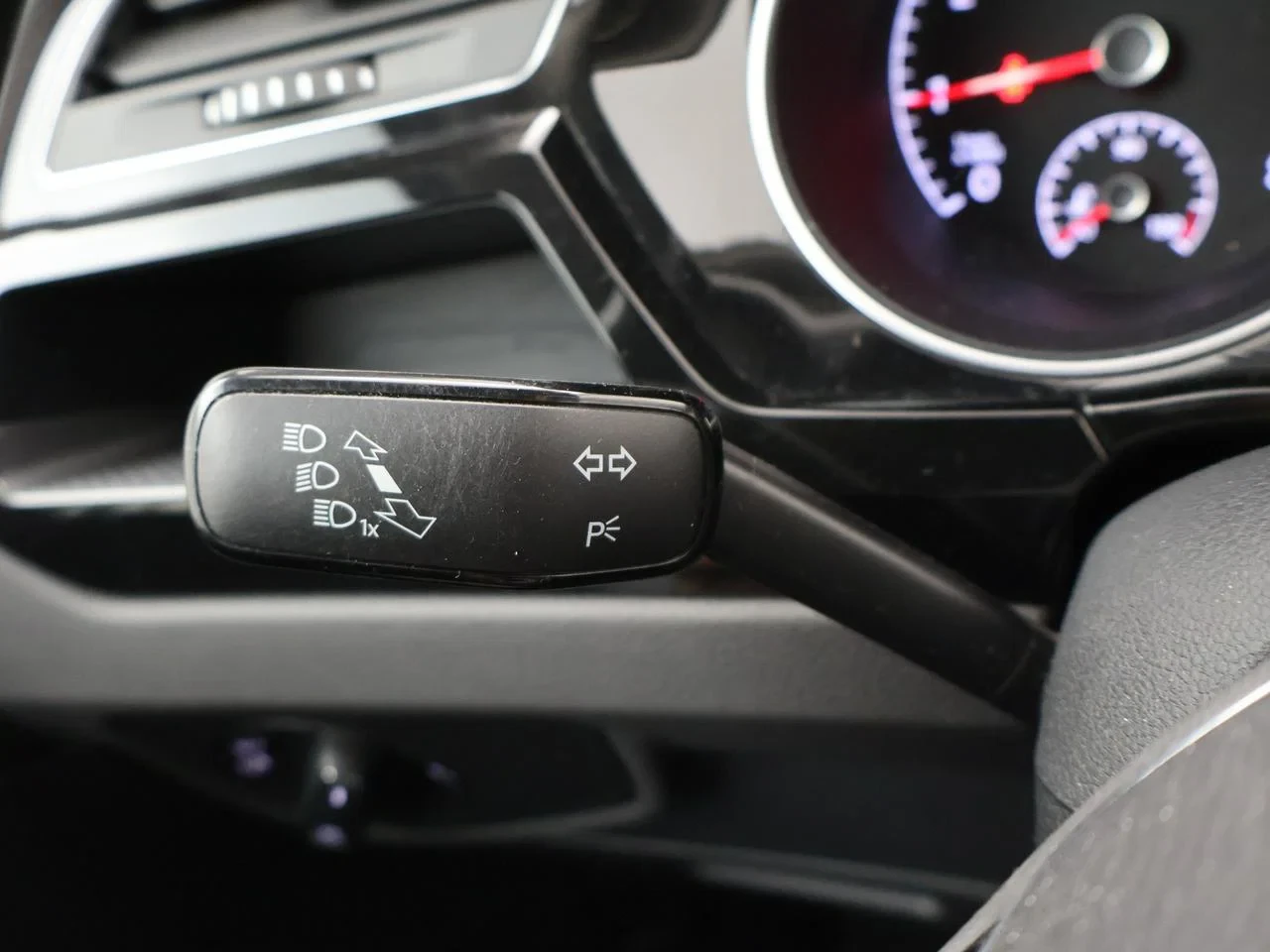 Volkswagen-Touran-image-18