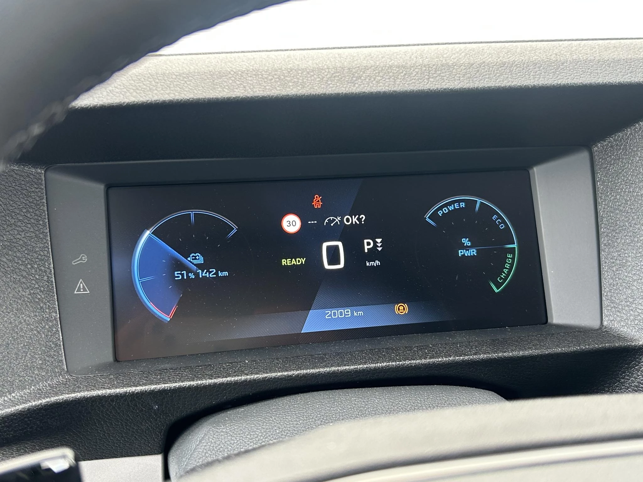 Peugeot-e-Expert-image-12