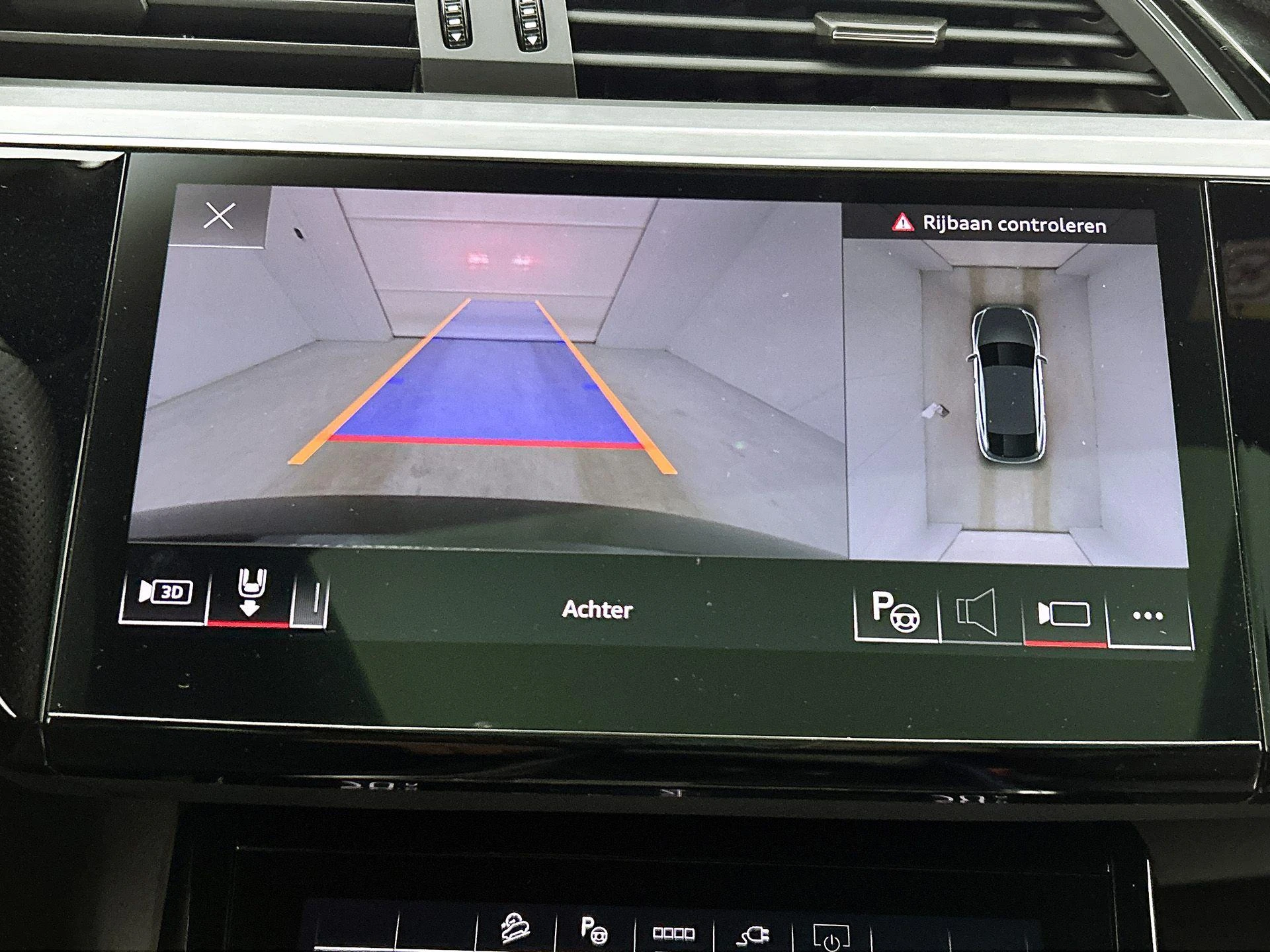 Audi-Q8 Sportback e-tron-image-10
