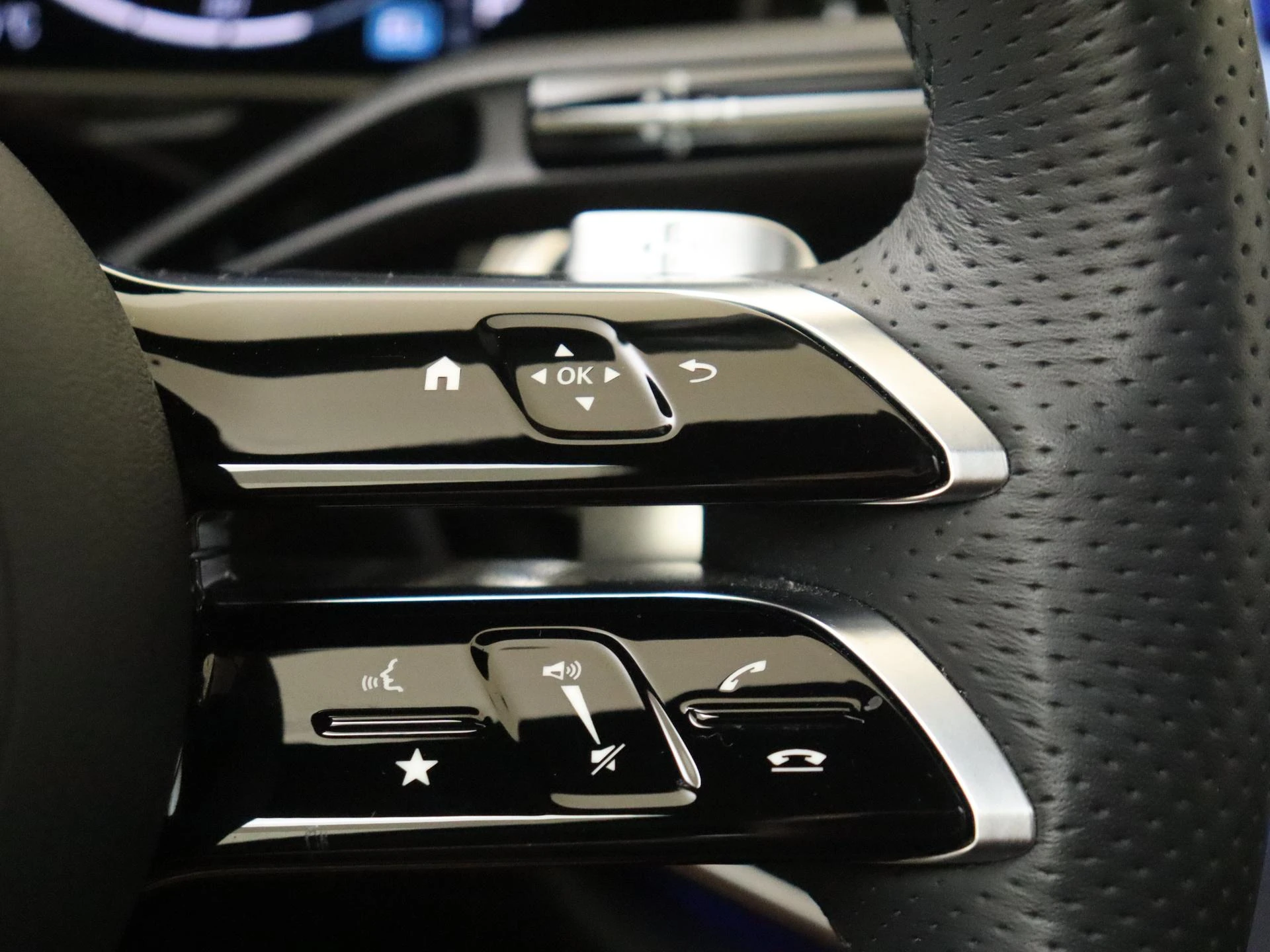 Mercedes-Benz-E-Klasse-image-13
