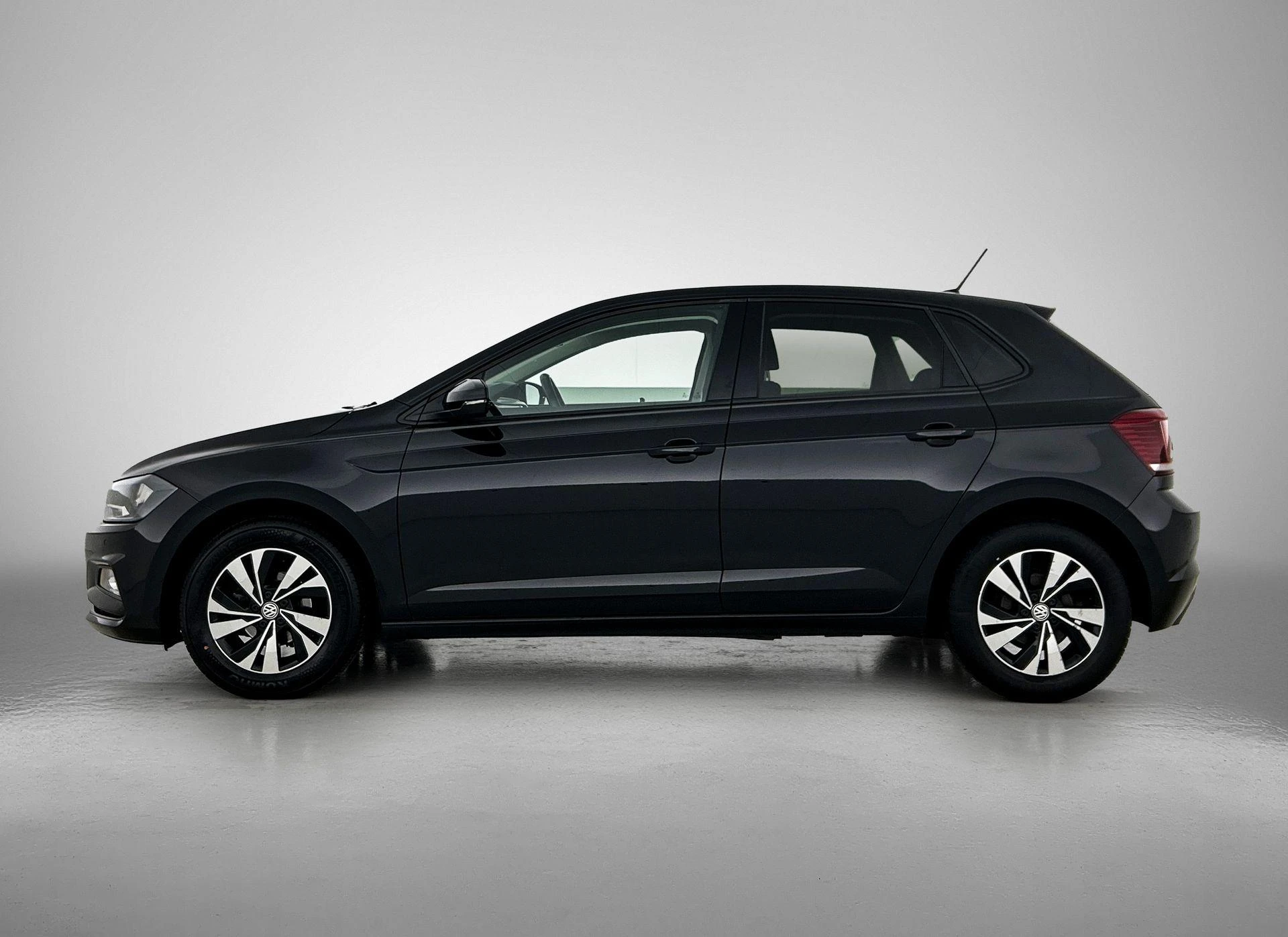 Volkswagen-Polo-image-1
