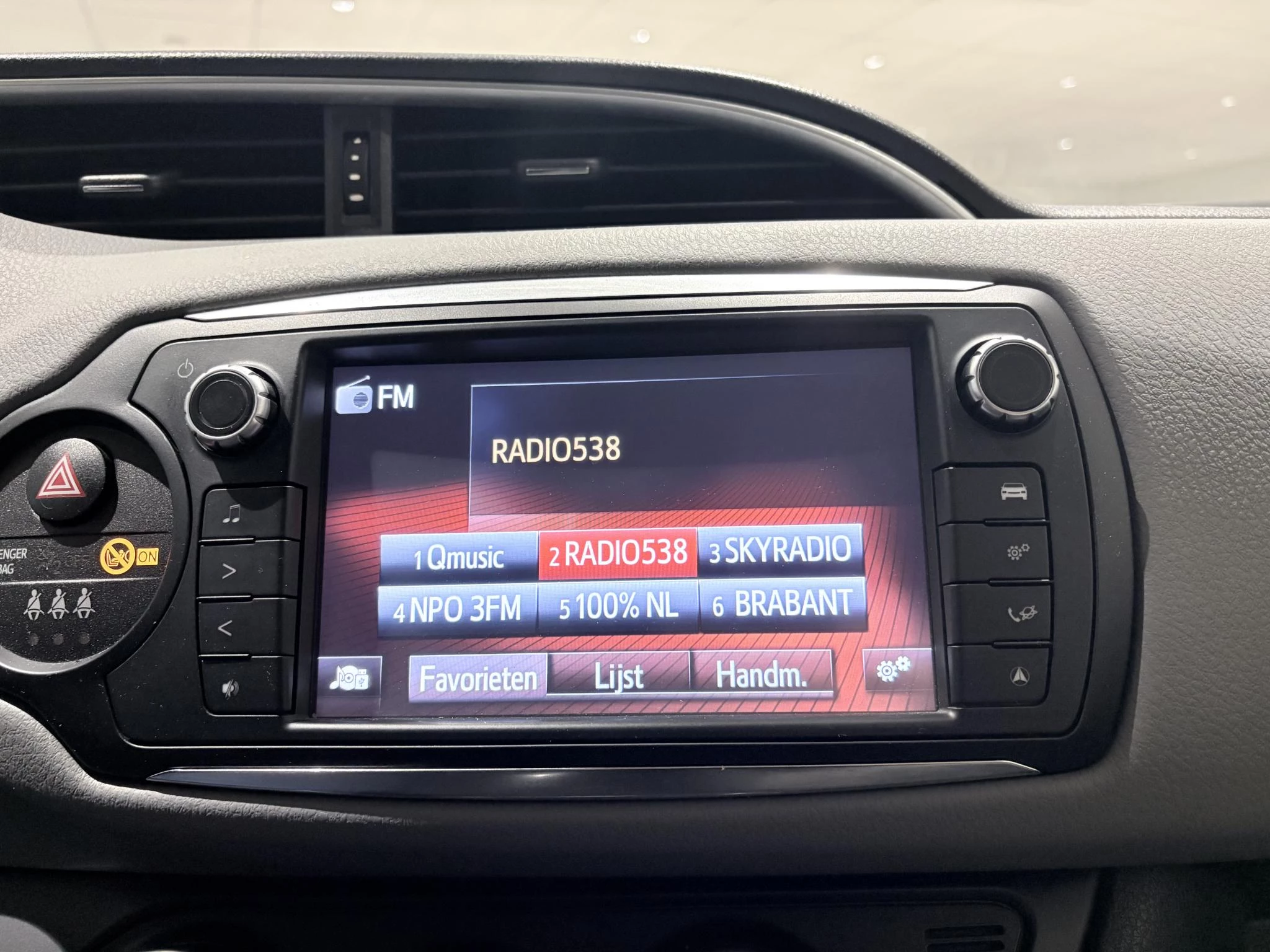 Toyota-Yaris-image-23