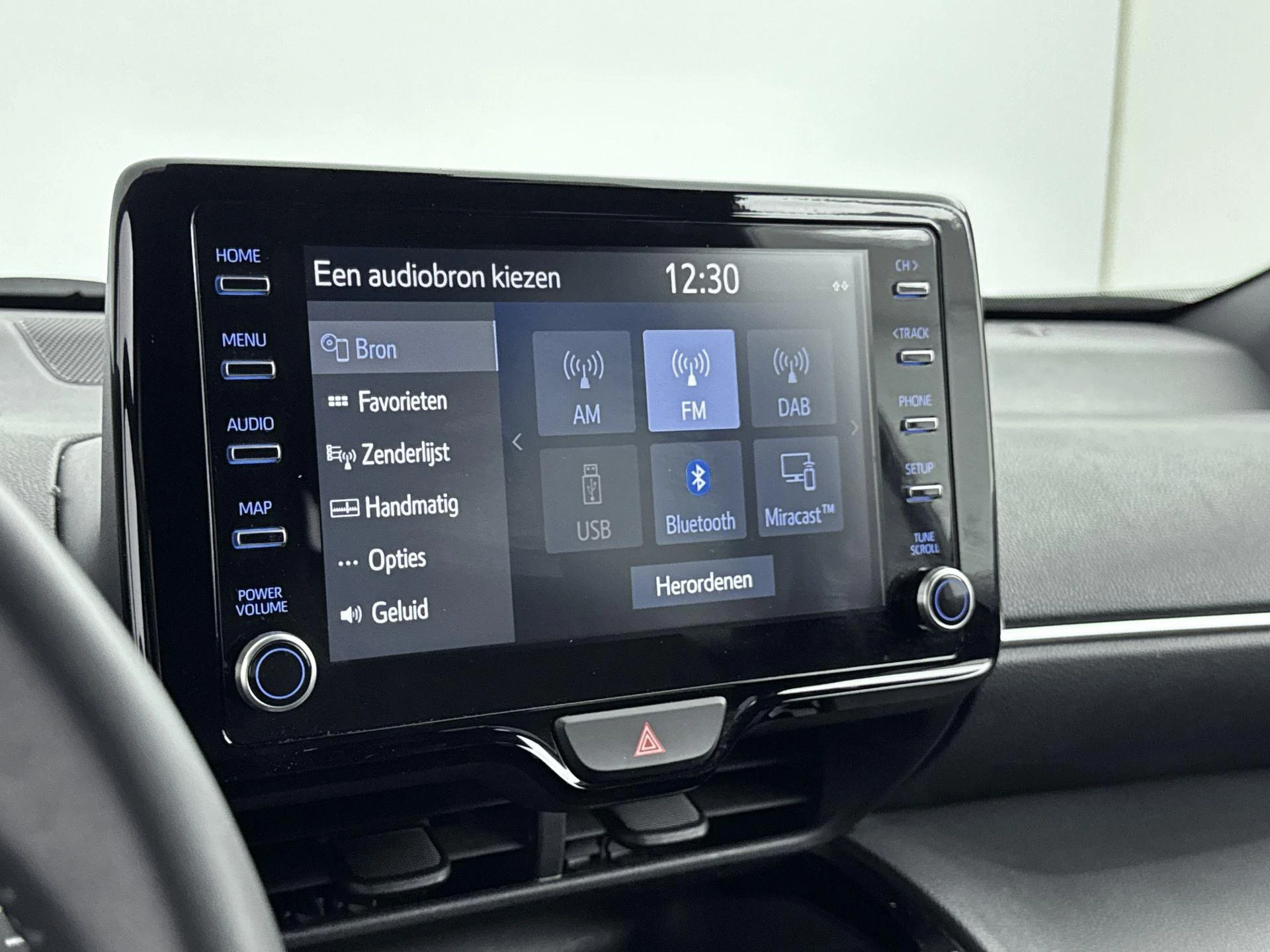 Toyota-Yaris Cross-image-11