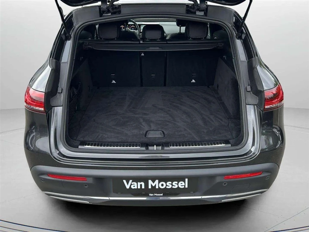 Mercedes-Benz-EQC-image-27
