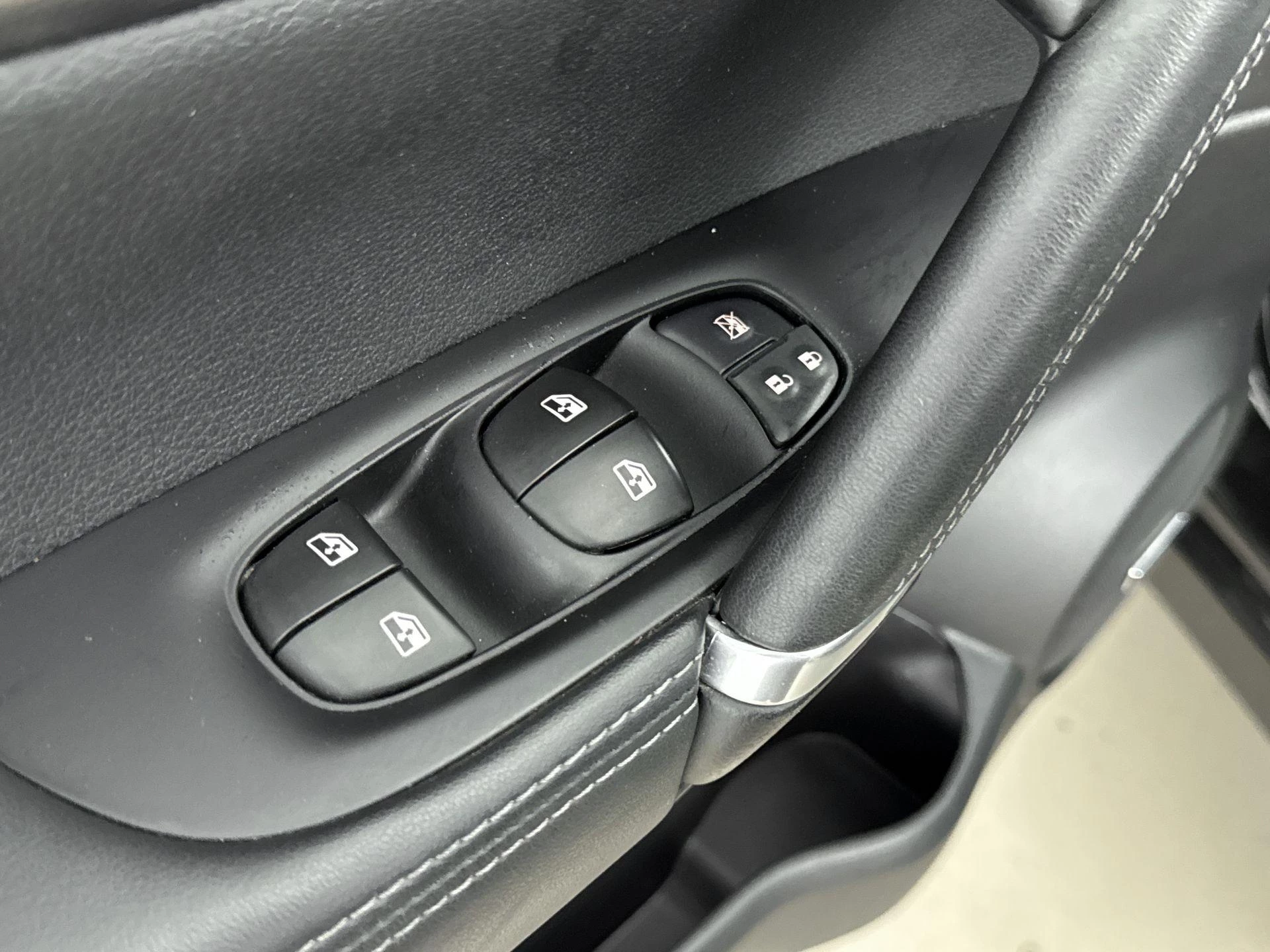 Nissan-QASHQAI-image-27