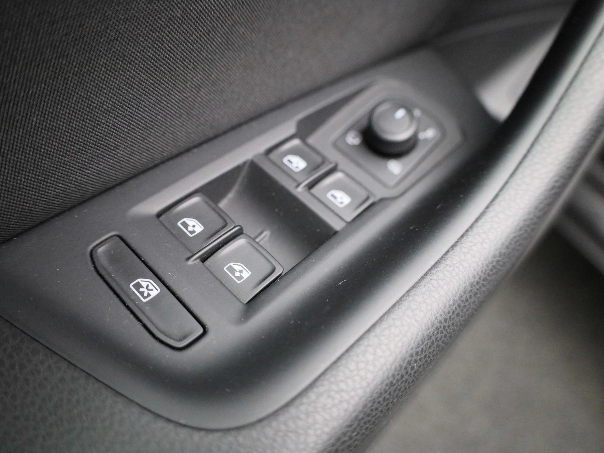 Volkswagen-Passat-image-27