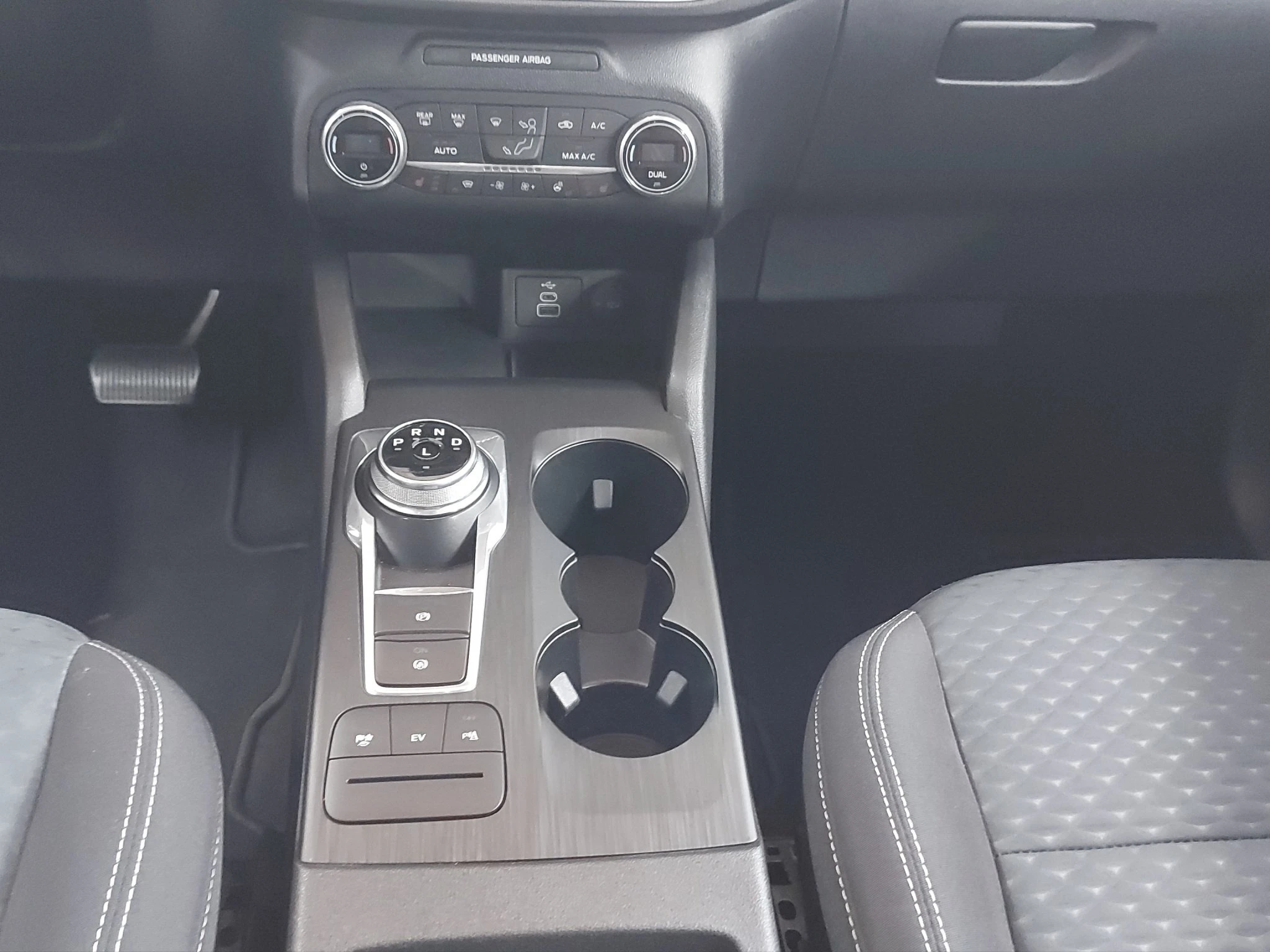 Ford-Kuga-image-13