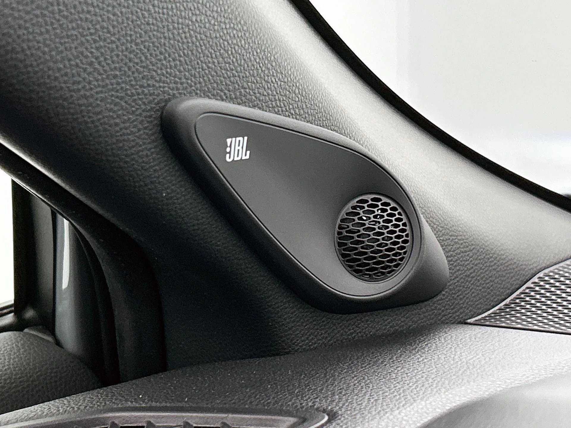 Toyota-Corolla Cross-image-16