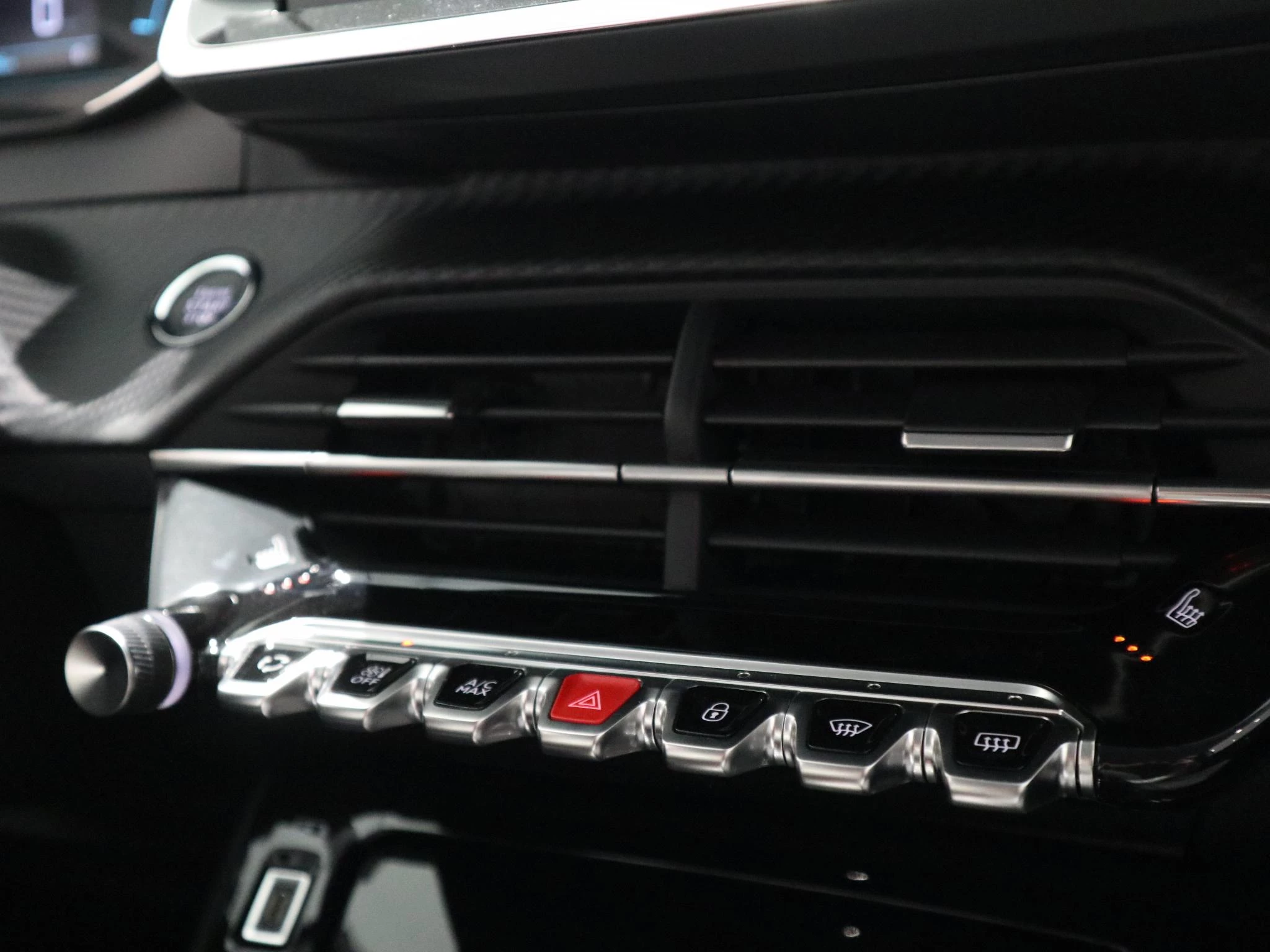 Peugeot-e-208-image-17