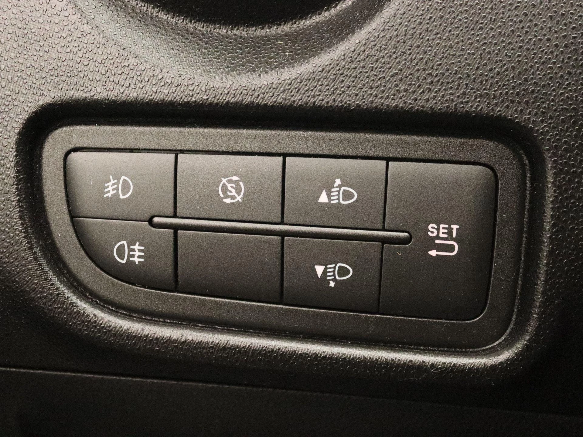 Alfa Romeo-MiTo-image-19