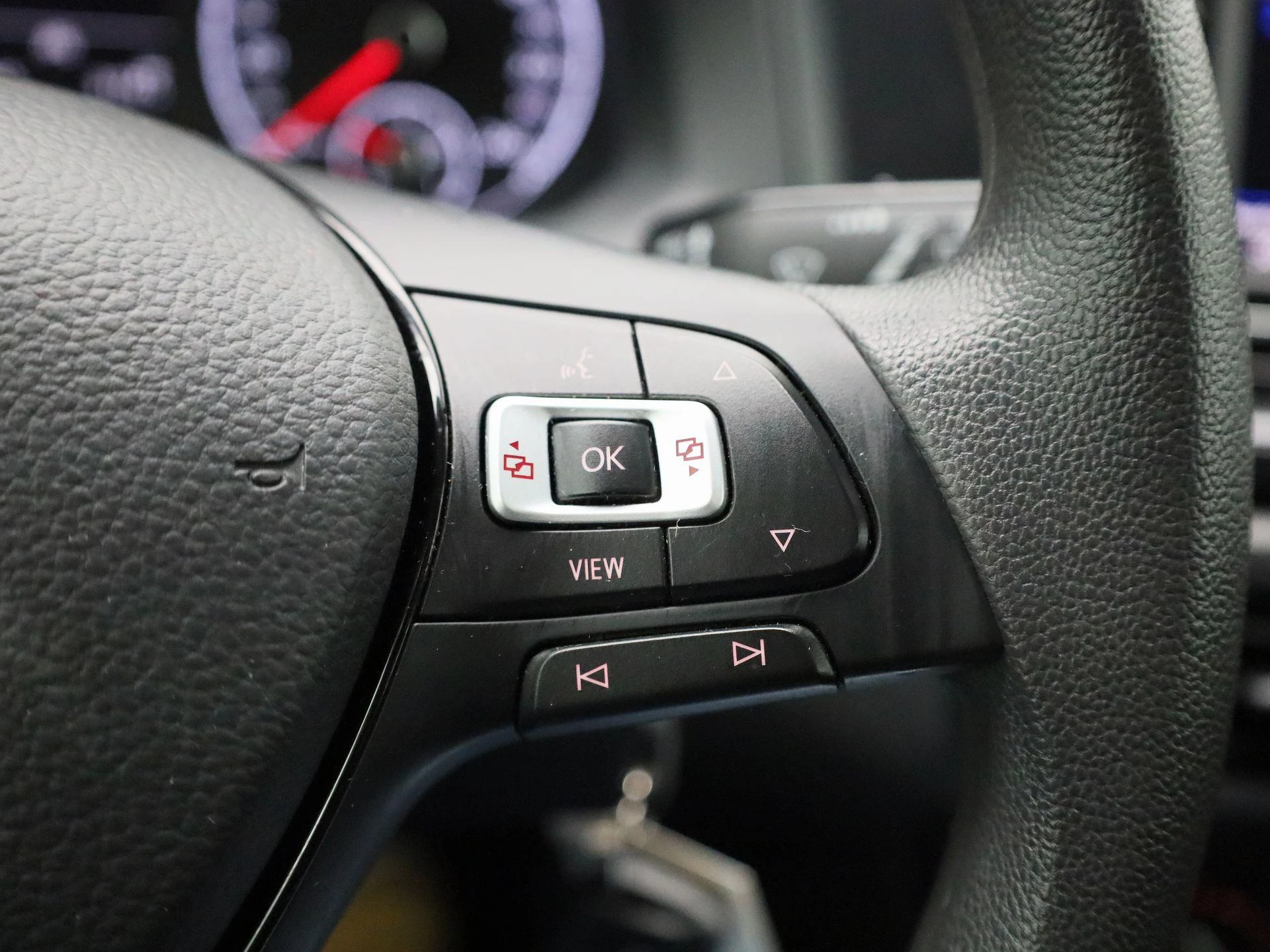 Volkswagen-Polo-image-19