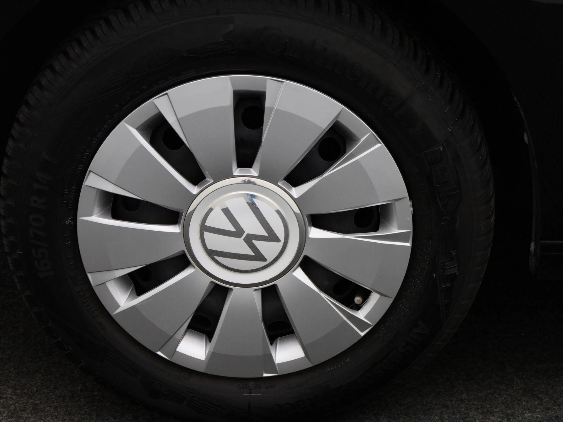 Volkswagen-up!-image-11