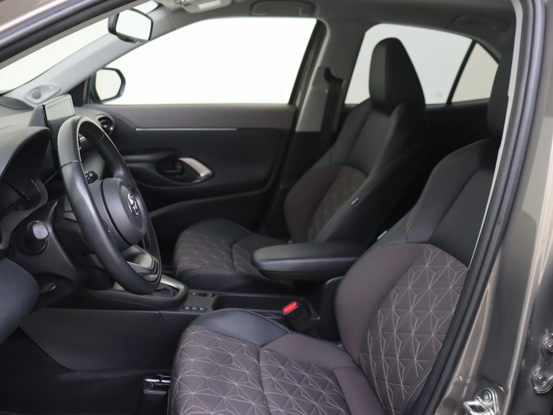 Toyota-Yaris Cross-image-11
