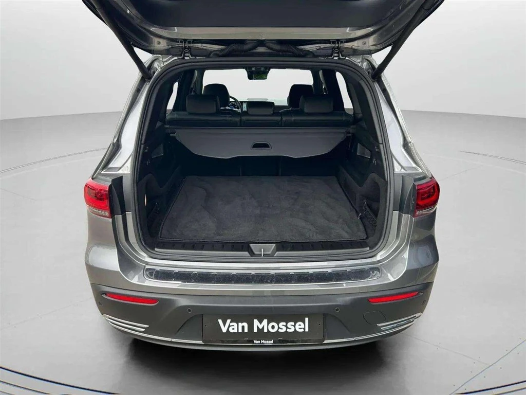 Mercedes-Benz-EQB-image-23