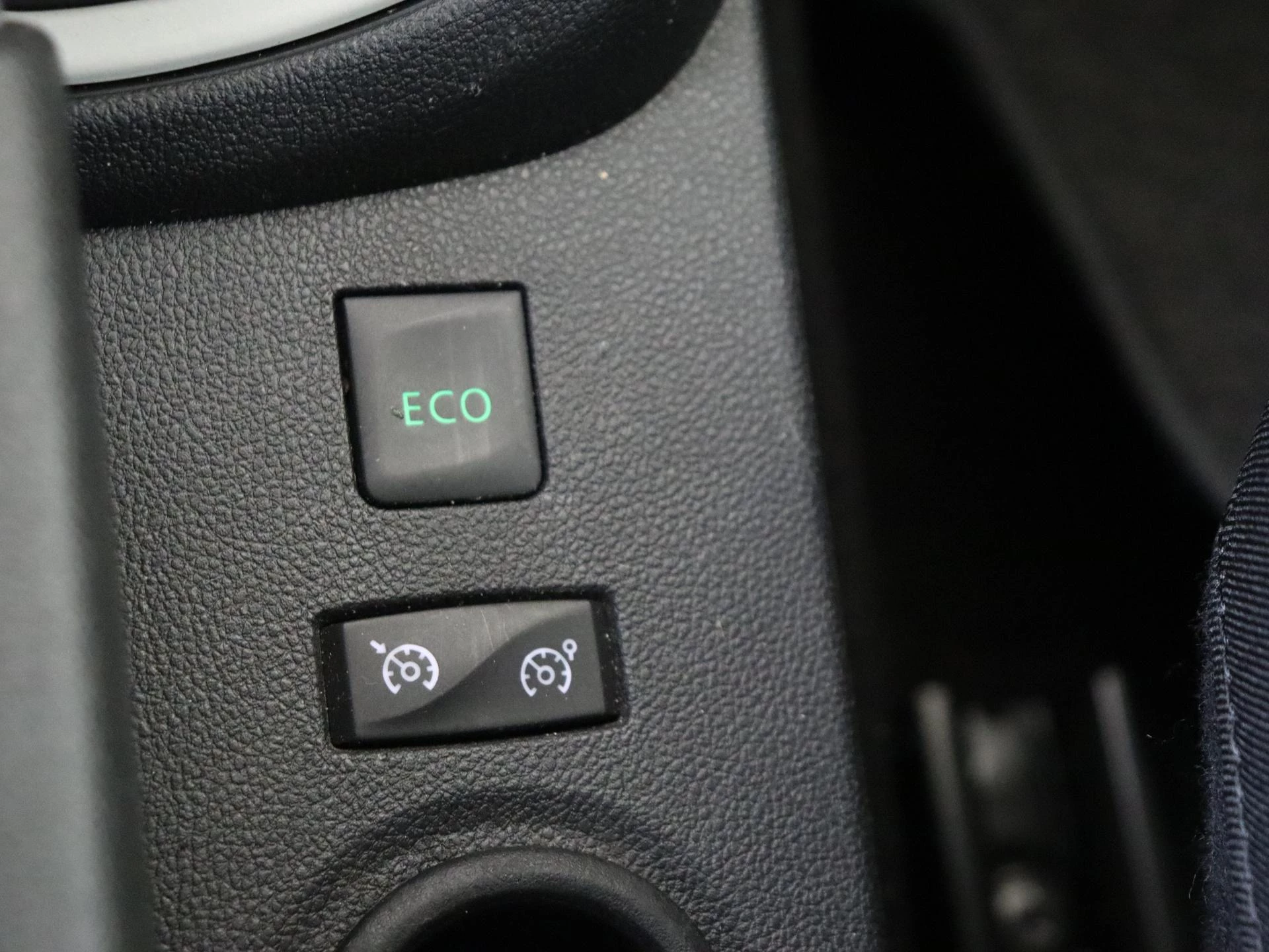 Renault-Captur-image-23